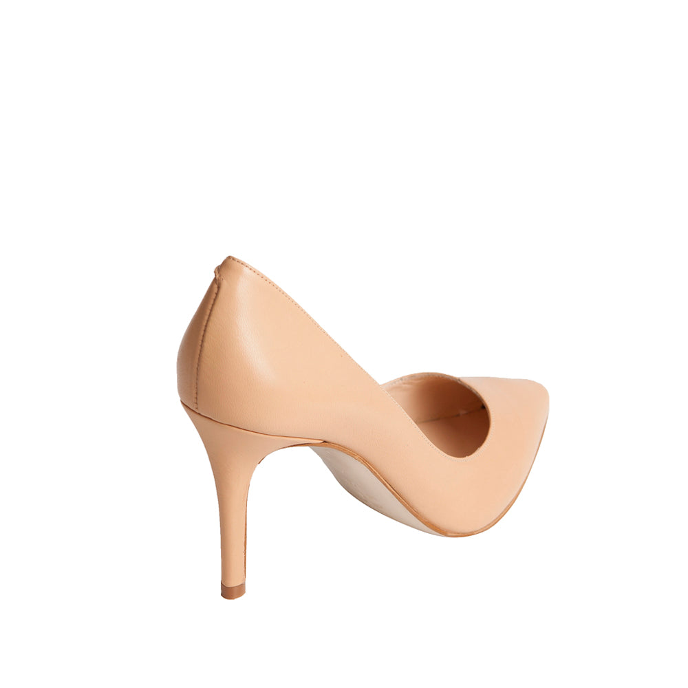 Stilettos para novia e invitadas muy cómodos y elegantes en piel color nude.