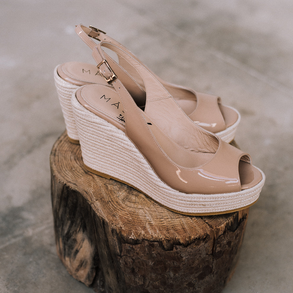 Cuñas para novias en charol nude