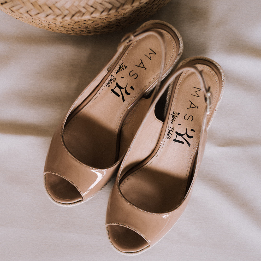 Cuñas novia en color crudo beige