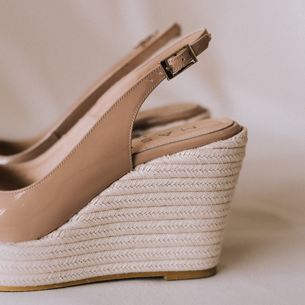 Alpargatas para novias en charol nude