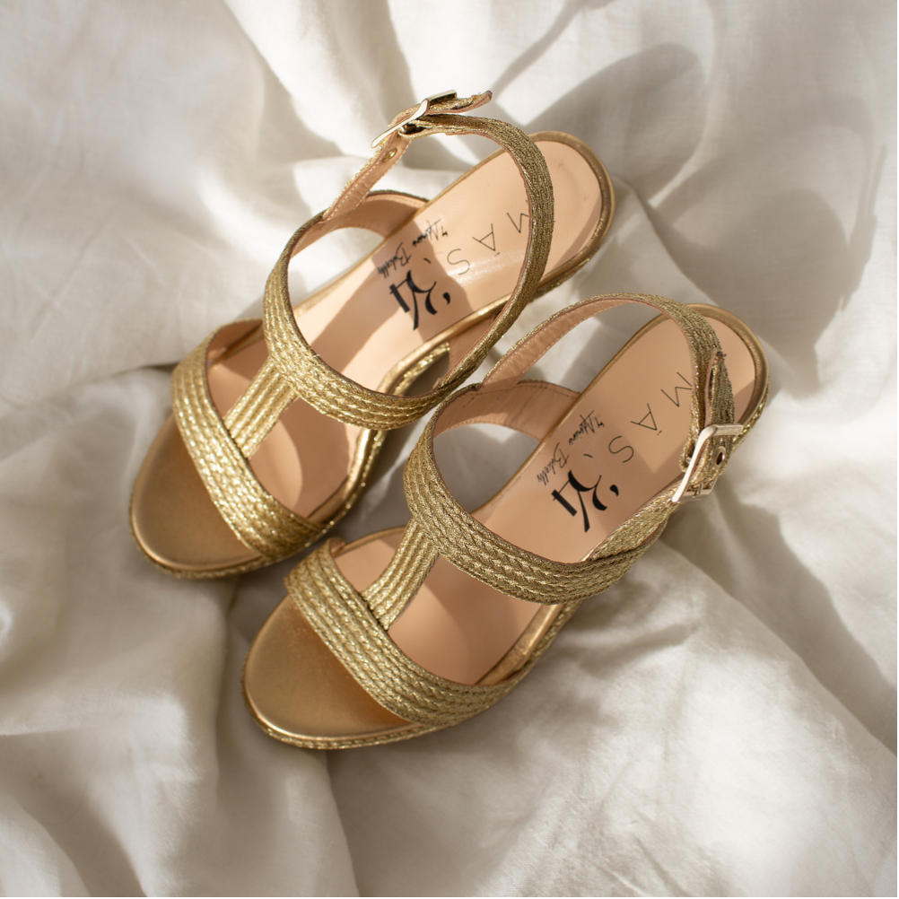 Cuñas para invitada ideal de bodas bautizos y comuniones en color oro