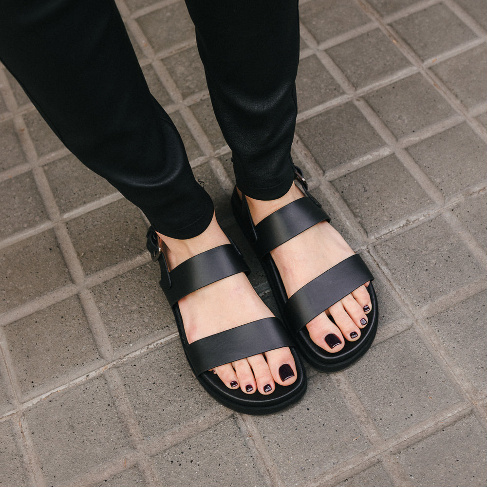 CARINA BLACK LEATHER FLAT SANDAL WITH 1.5CM PLATFORM
