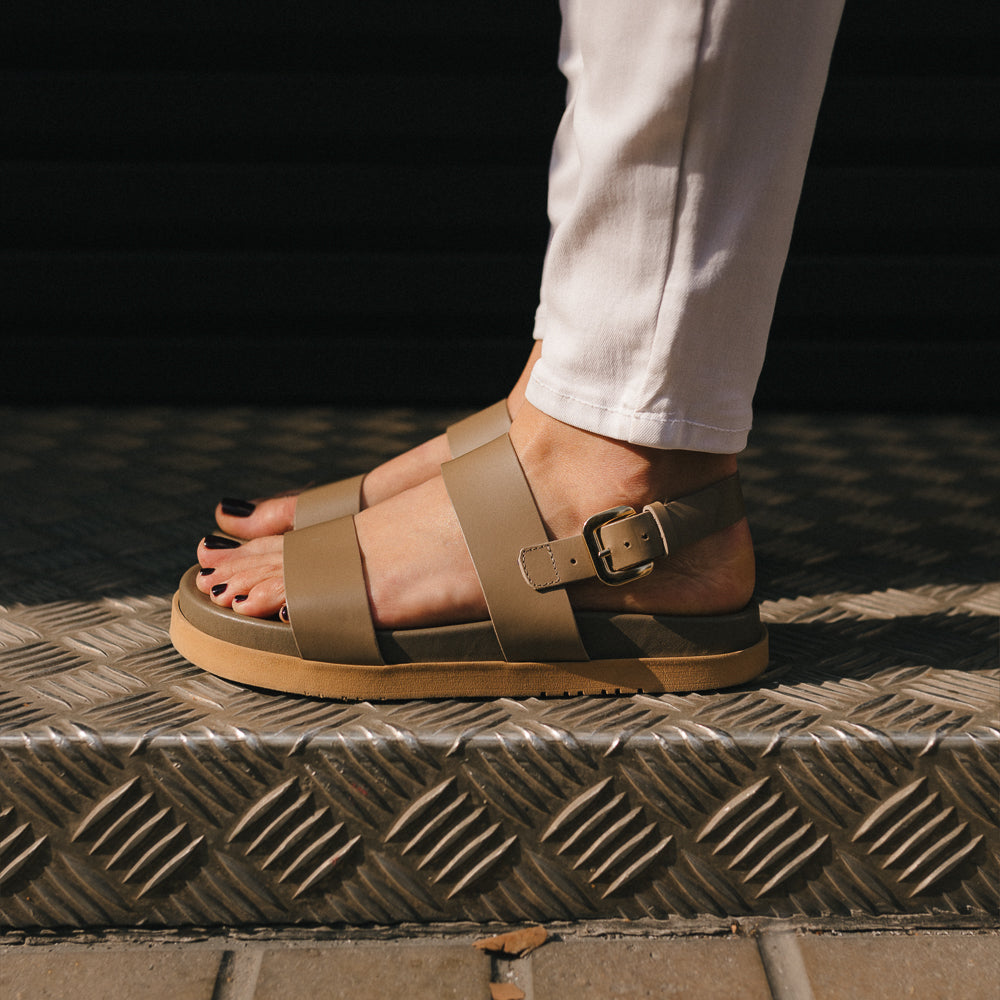 CARINA FLAT SANDAL IN TAUPE LEATHER WITH 1.5CM PLATFORM