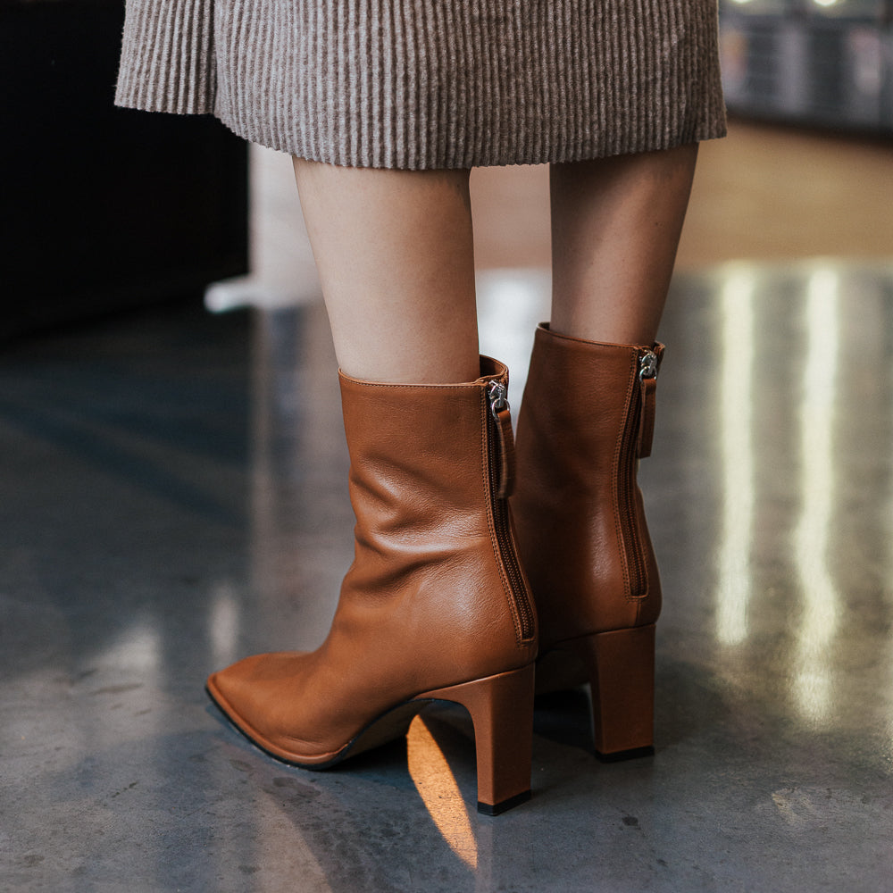 JIMENA BROWN LEATHER BOOT 7CM HEEL