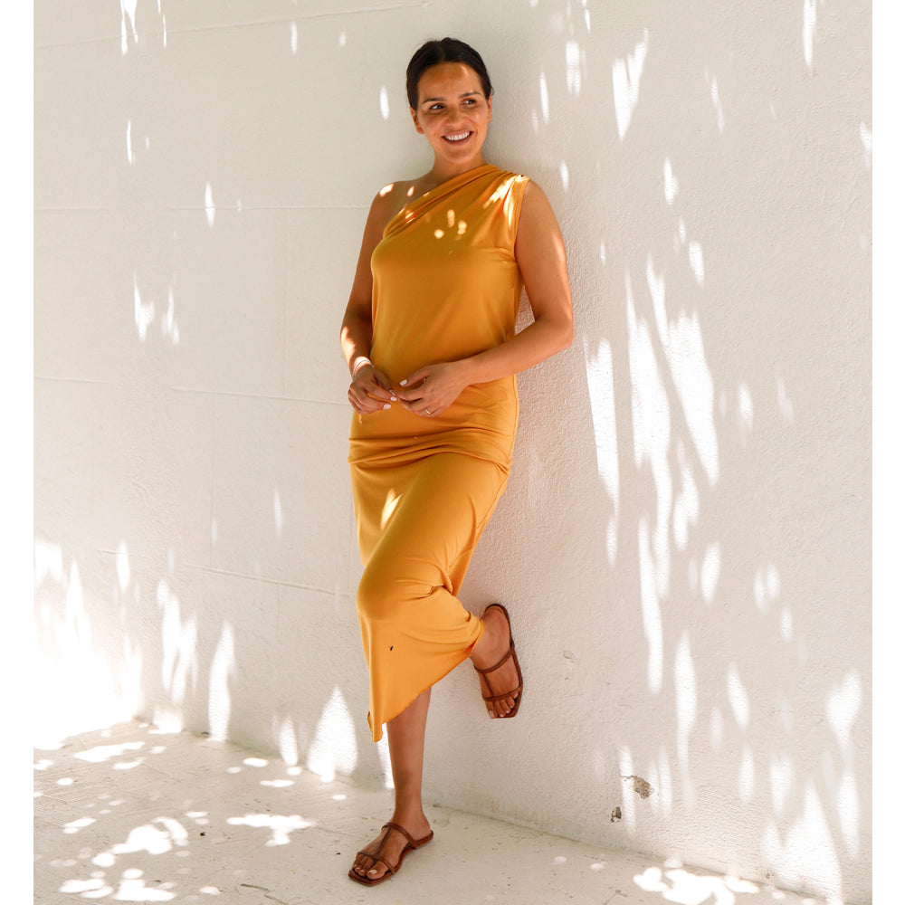 Vestido verano hombro descubierto tela no se arruga color mostaza