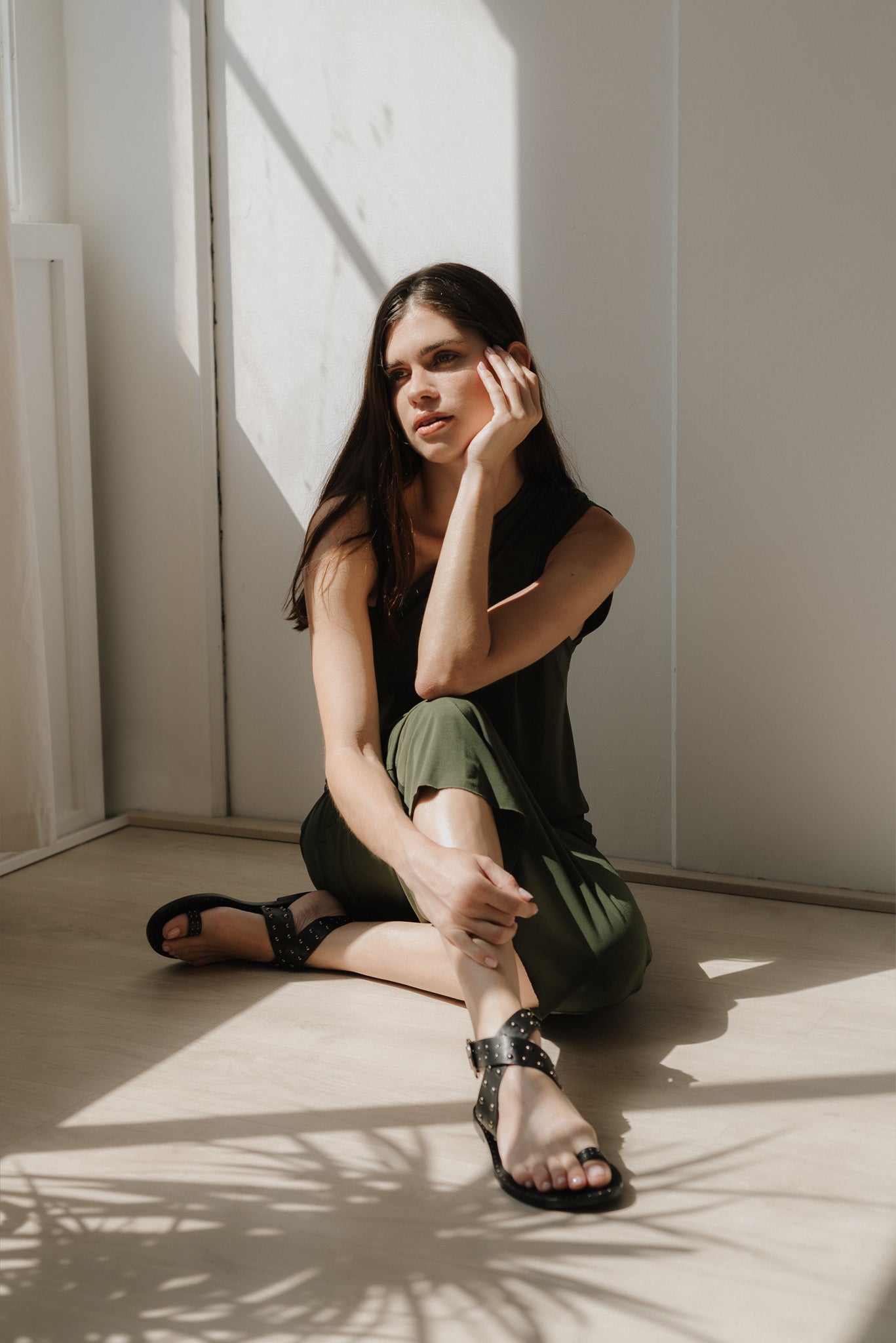 PABLO BLACK LEATHER FLAT SANDAL