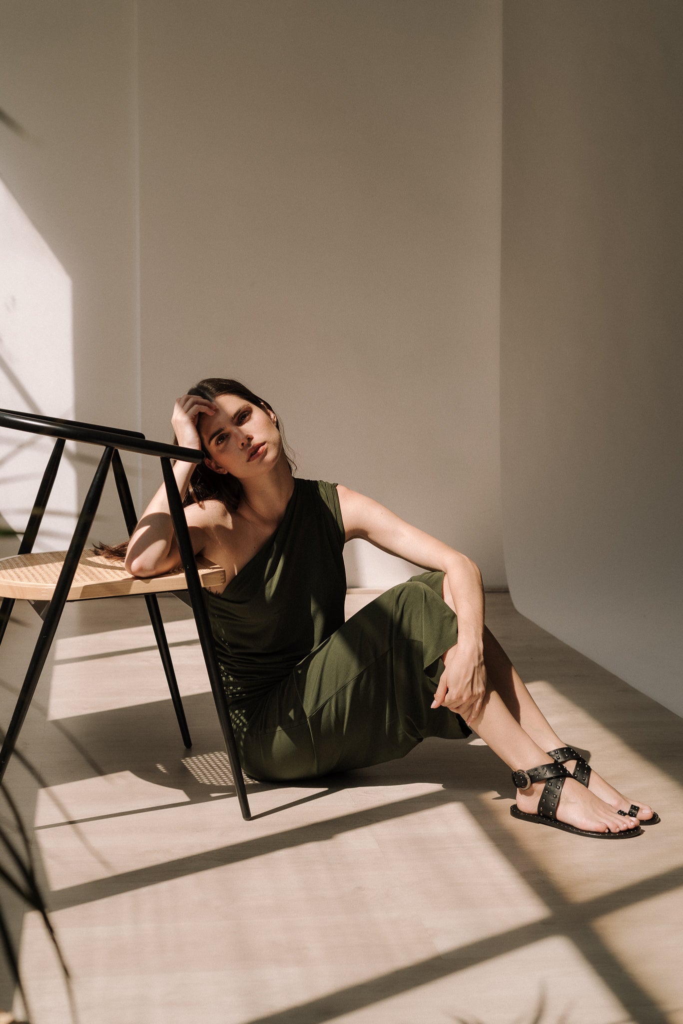 PABLO BLACK LEATHER FLAT SANDAL