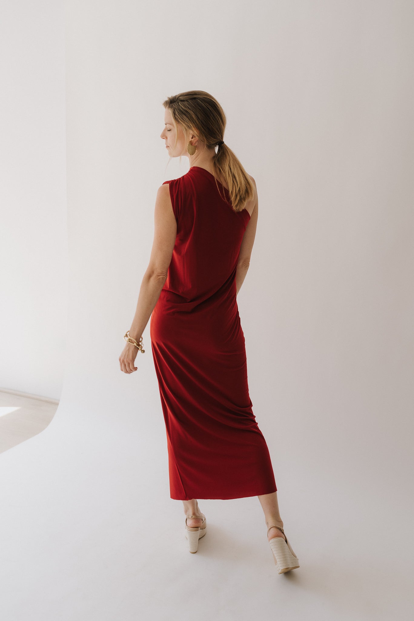 CUÑA ISABEL PIEL EFECTO CHAROL NUDE 11CM