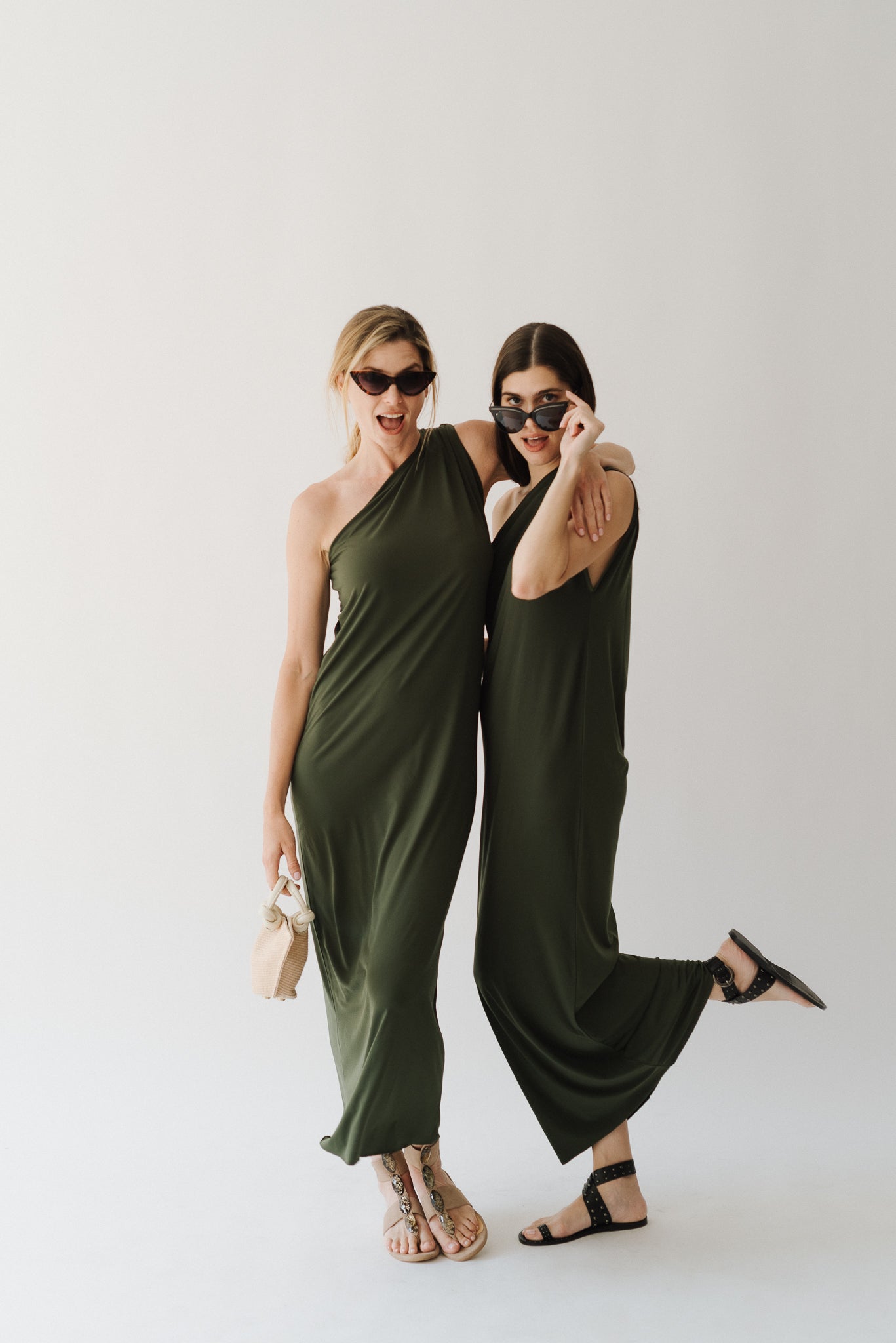 Sandalia plana verano mujer elegante y formal