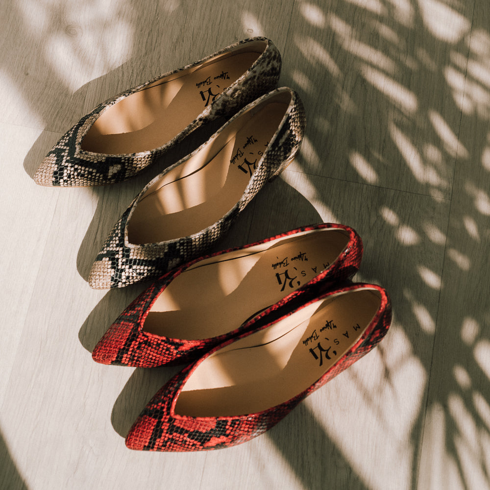 Bailarinas mujer elegantes y cómodas en animal print serpiente