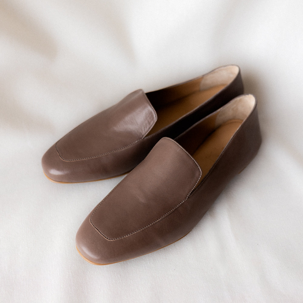 MOCASÍN BLANCA PIEL TAUPE