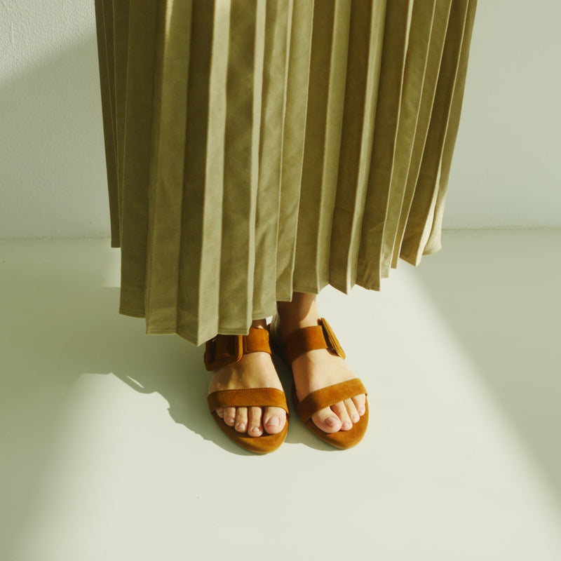 MARÍA FLAT SANDAL IN COGNAC SUEDE