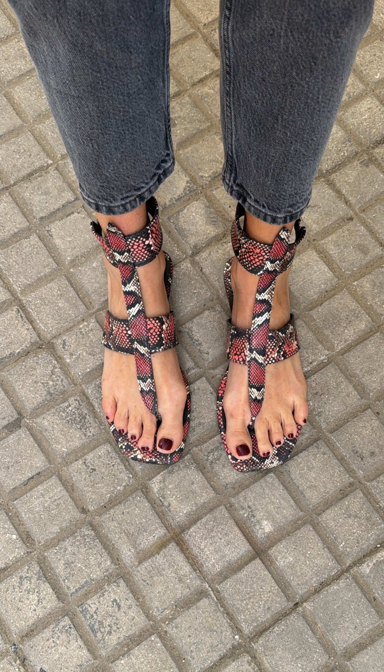 SANDRA 2.0 FLAT SANDAL IN RED EMBOSSED LEATHER