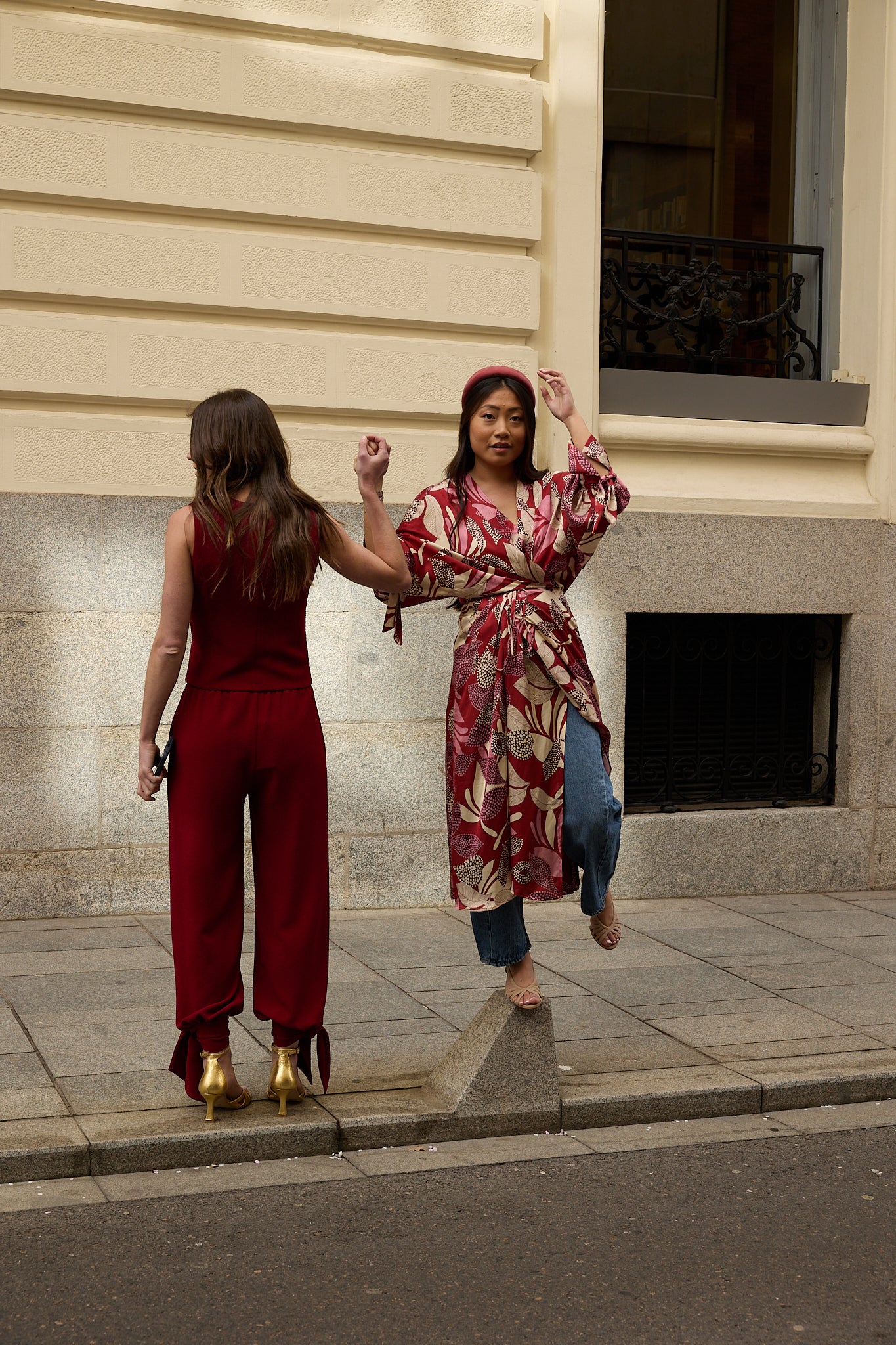 SANDALIA MIA PIEL EFECTO PITÓN ORO TACÓN 6CM