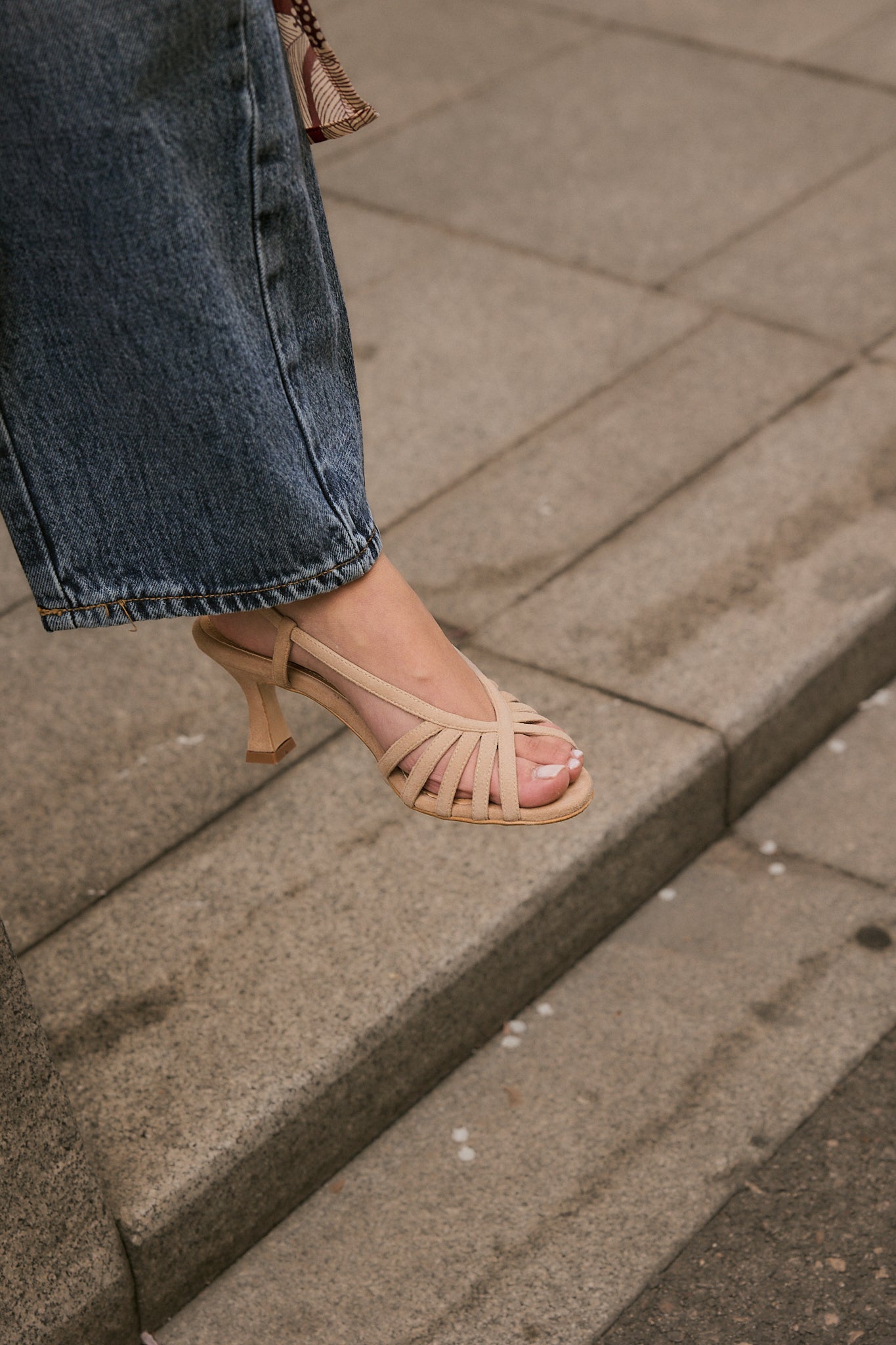 TRIANA SANDAL NATURAL SUEDE 6CM HEEL