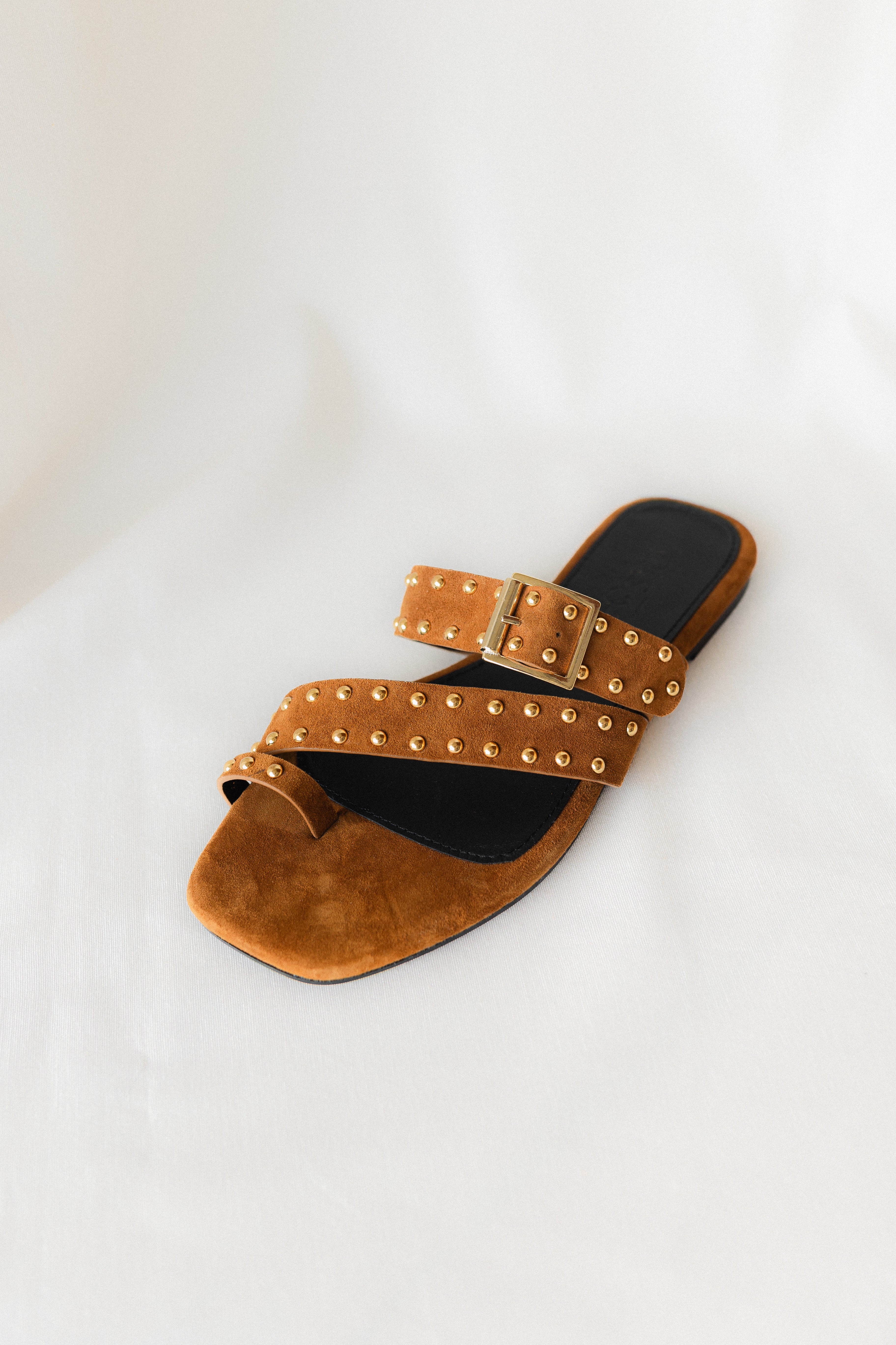 MAX FLAT SANDAL IN NUDE EMBOSSED LEATHER