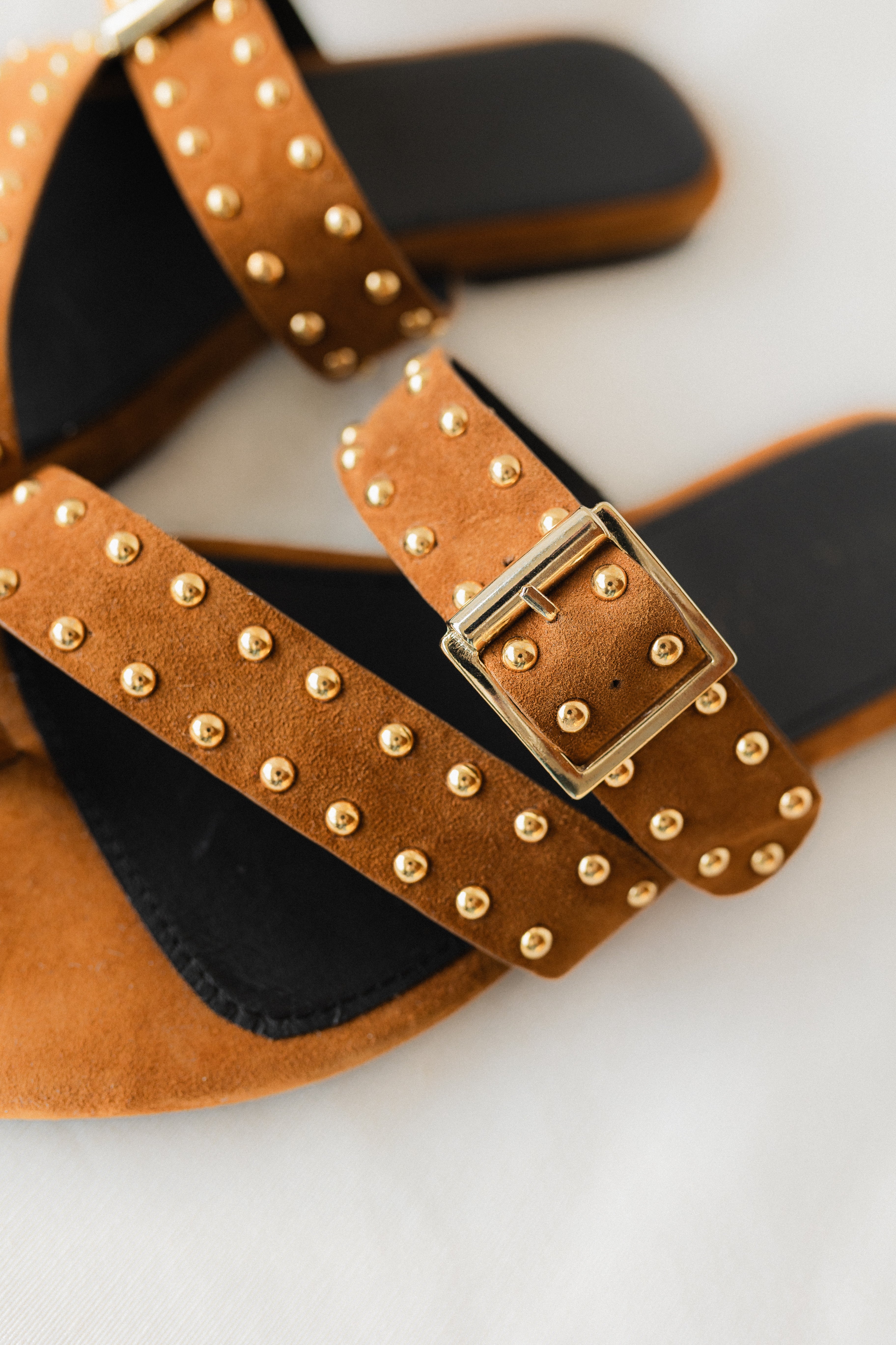 MAX FLAT SANDAL IN NUDE EMBOSSED LEATHER