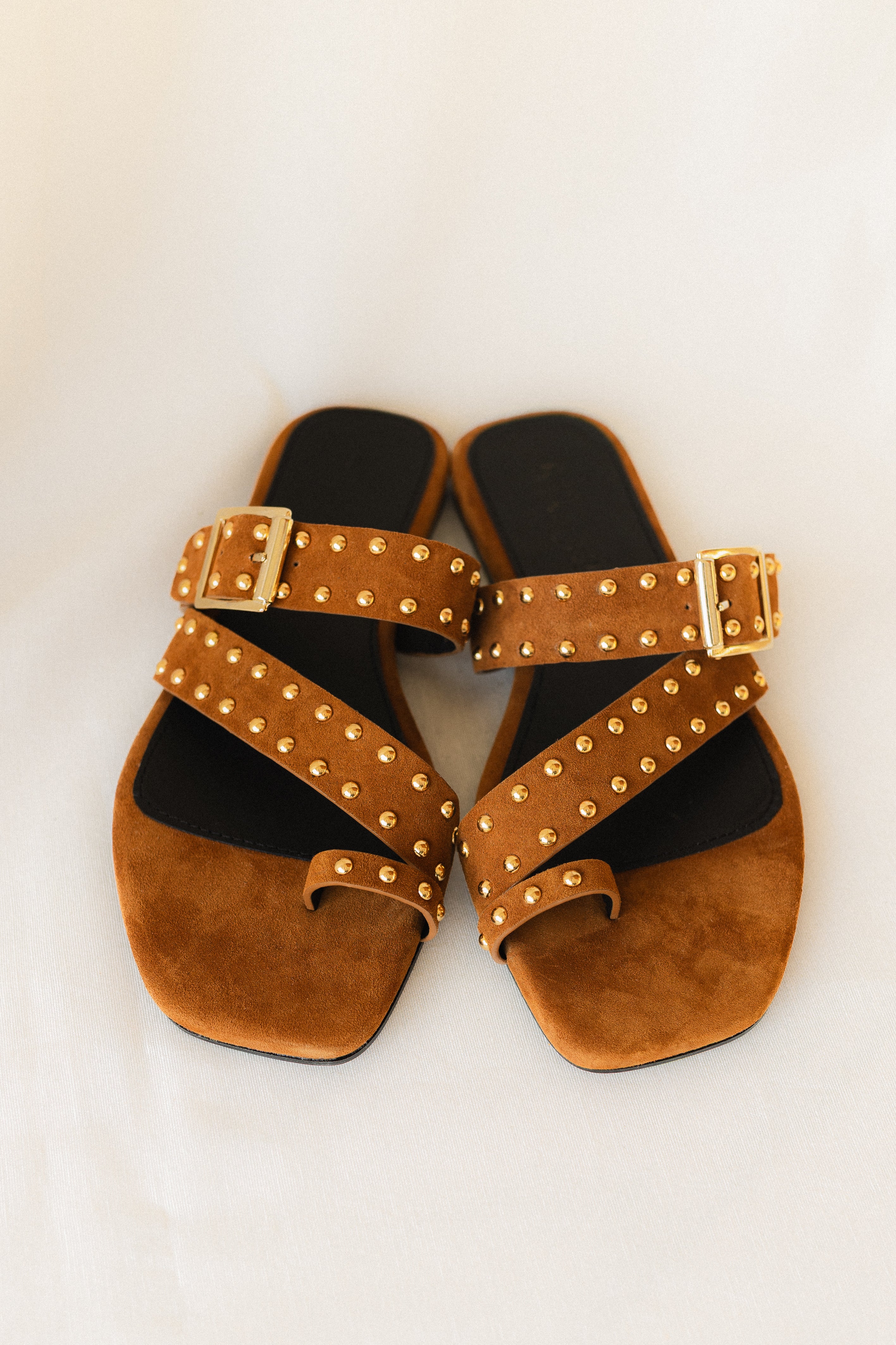 MAX FLAT SANDAL IN NUDE EMBOSSED LEATHER