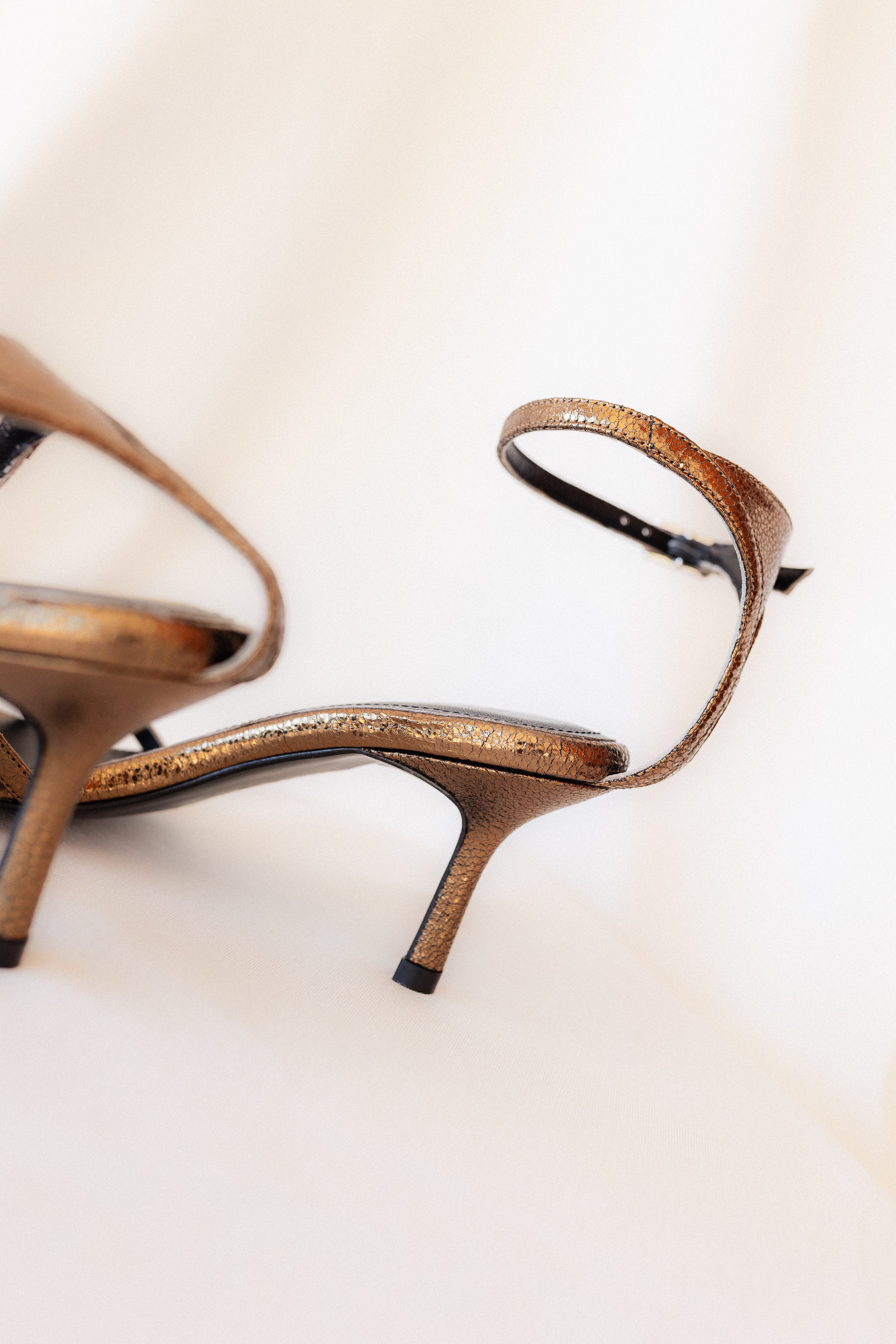 SANDALIA ANDY PIEL LAMINADO BRONCE TACÓN 6CM