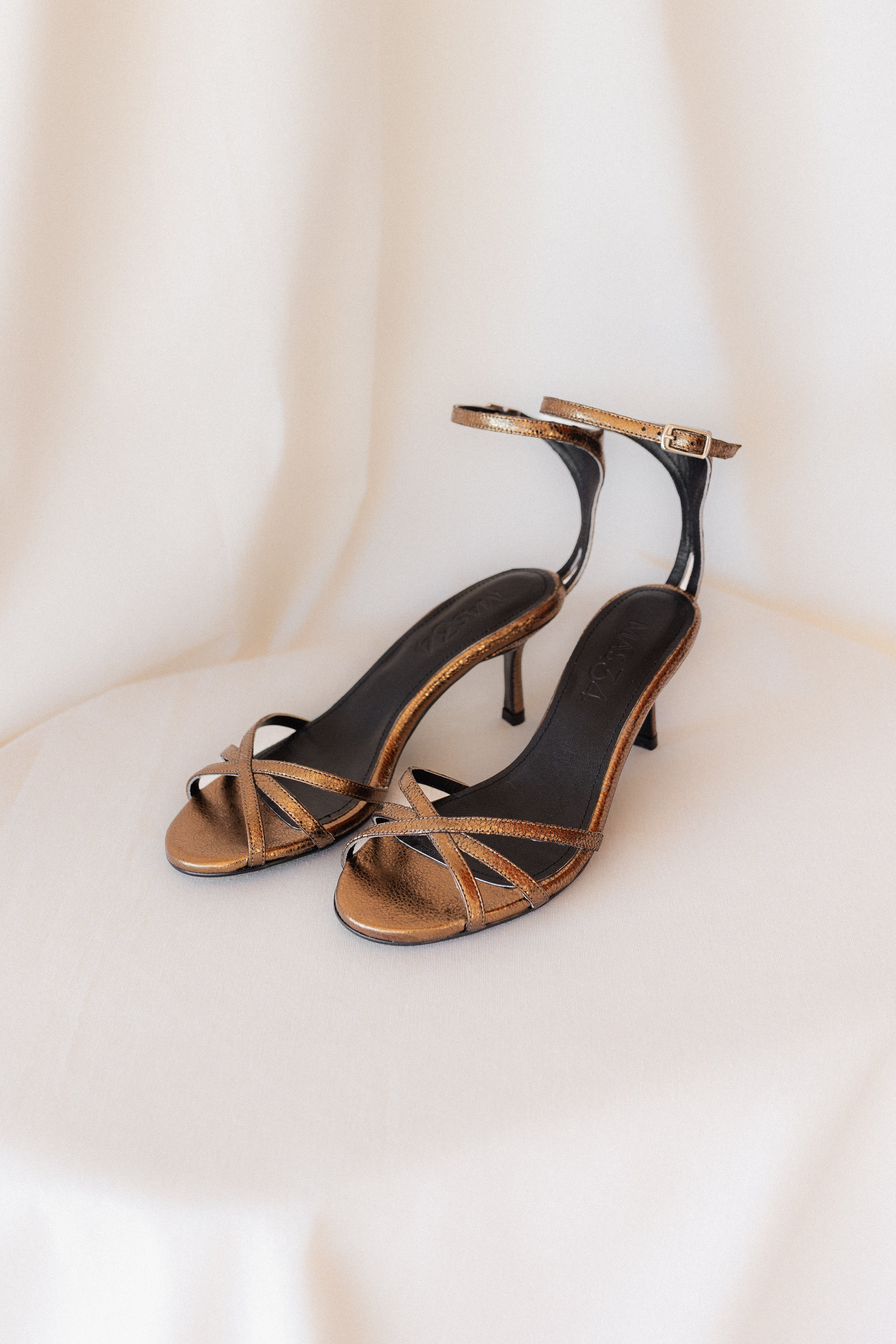 SANDALIA ANDY PIEL LAMINADO BRONCE TACÓN 6CM