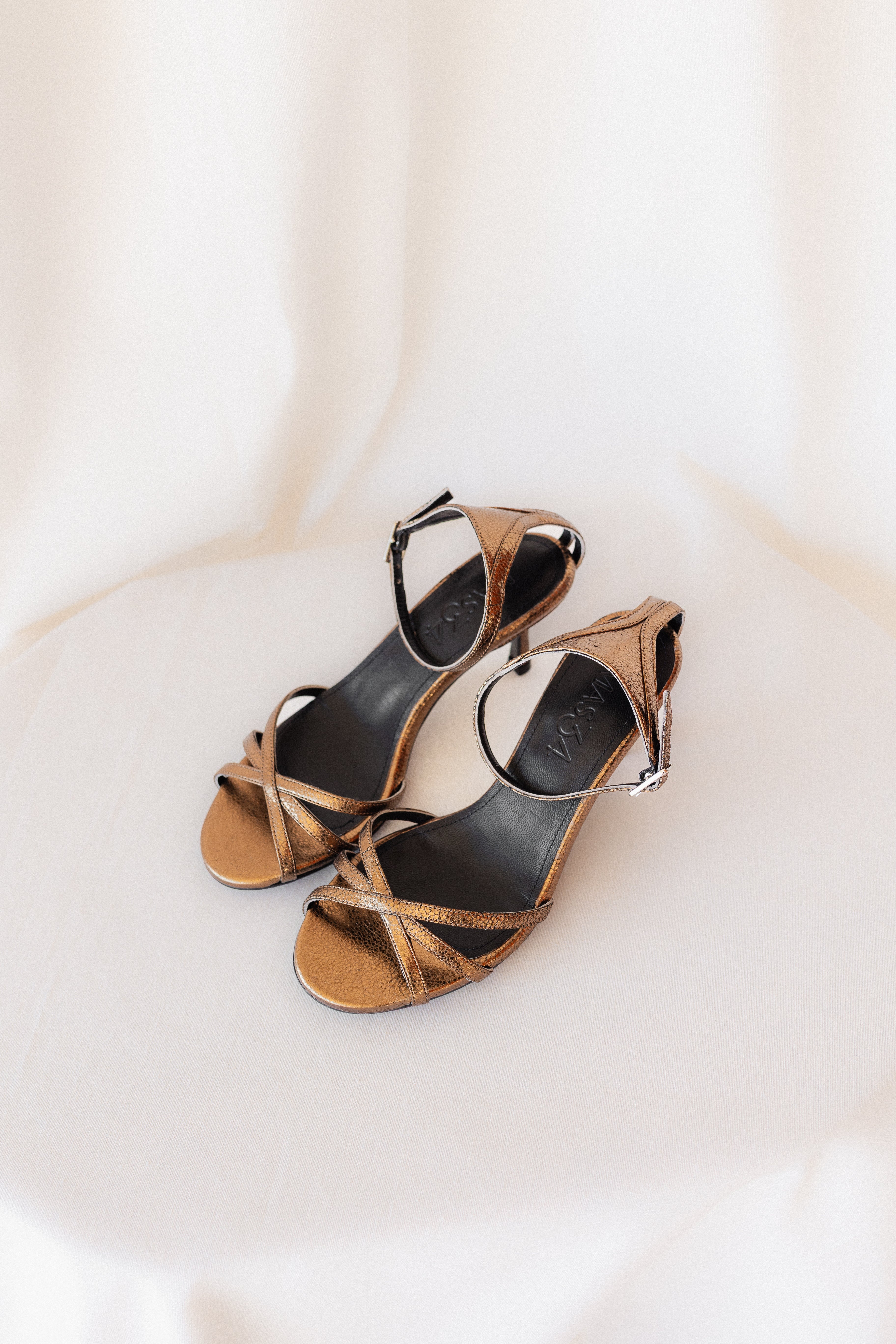 SANDALIA ANDY PIEL LAMINADO BRONCE TACÓN 6CM