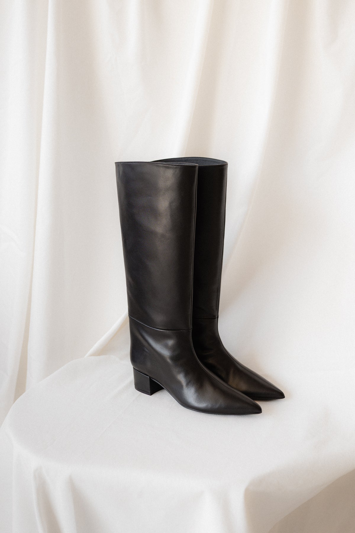 BOTA GIORGIA PELE PRETA SALTO 7CM