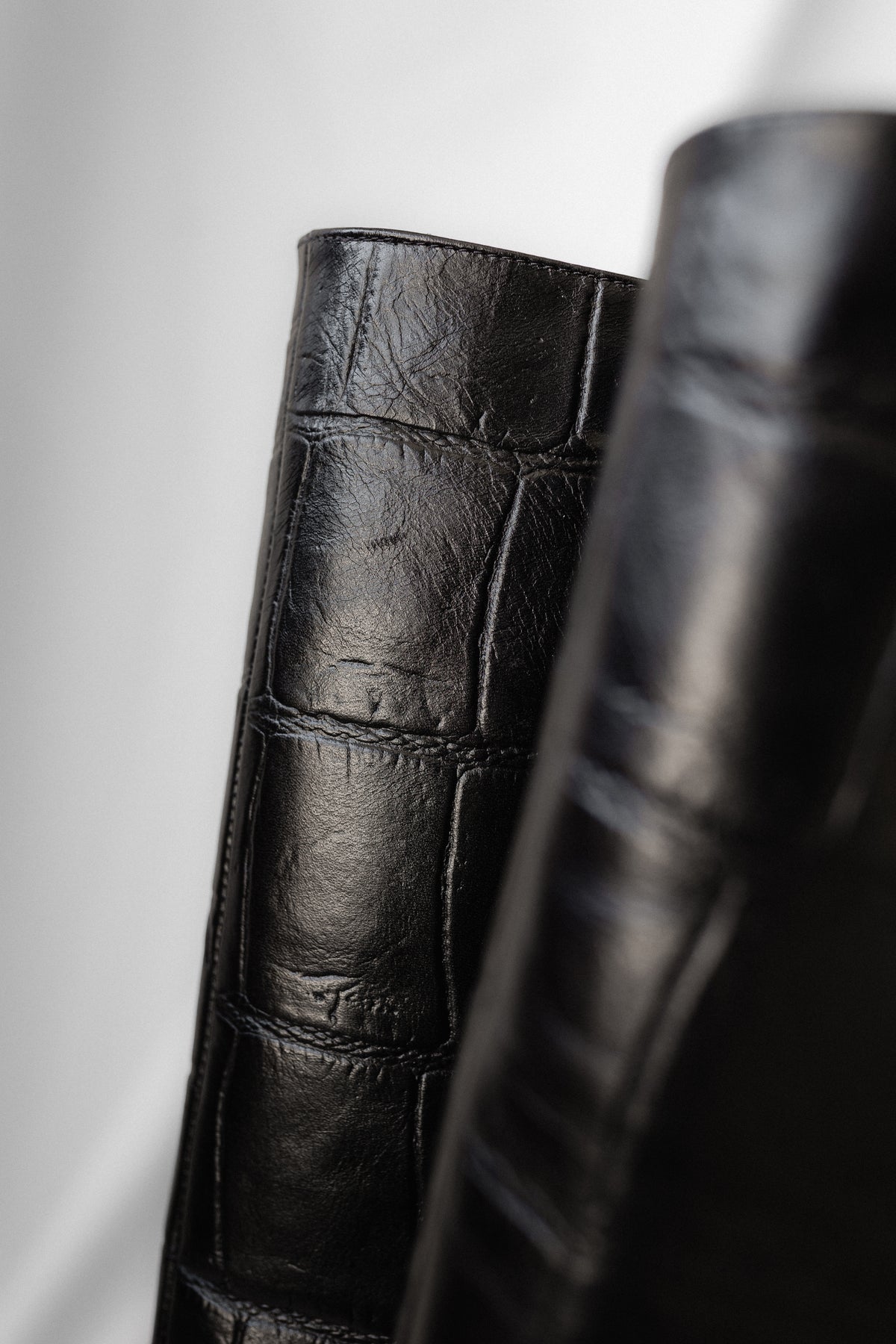 Bota Pipa Piel Coco Negro Tacón 3.5Cm