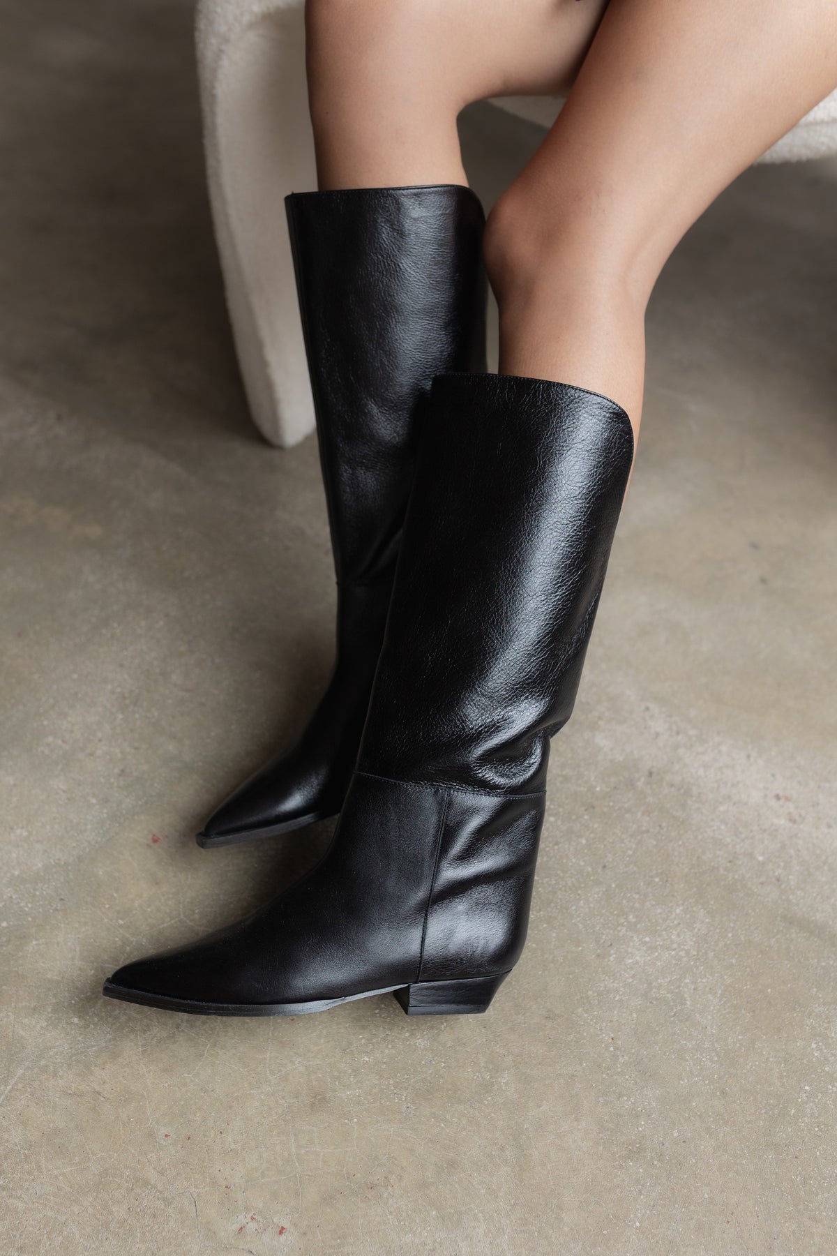 Bota Campera Ainhoa Piel Negra Tacón 2Cm