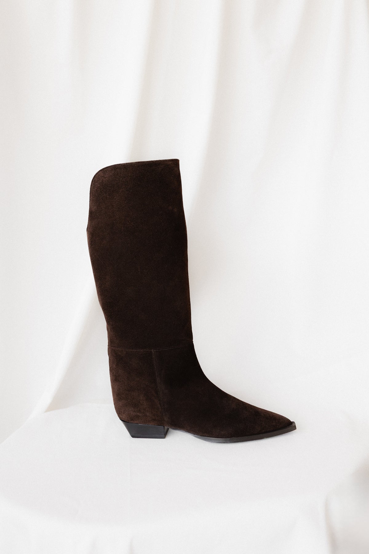 Bota Campera Ainhoa Ante Marrón Chocolate Tacón 2Cm