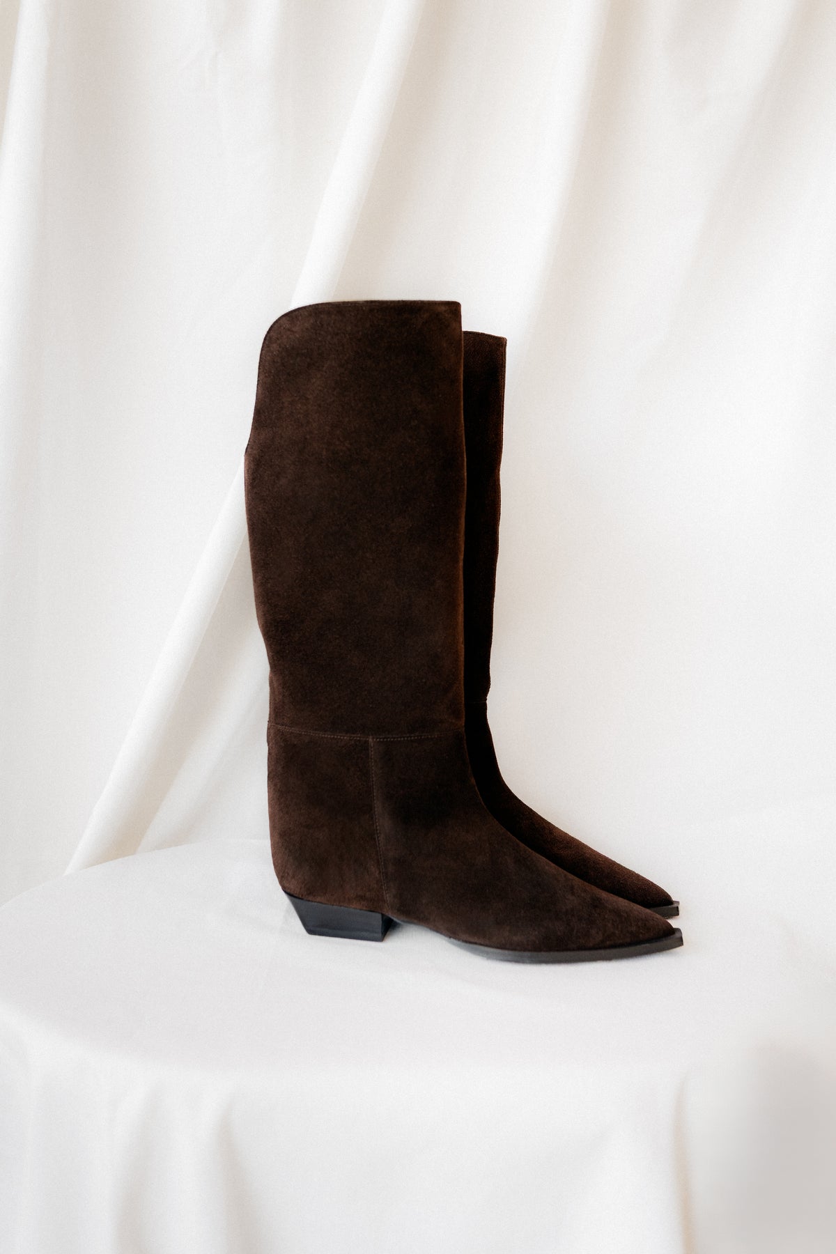 Bota Campera Ainhoa Ante Marrón Chocolate Tacón 2Cm