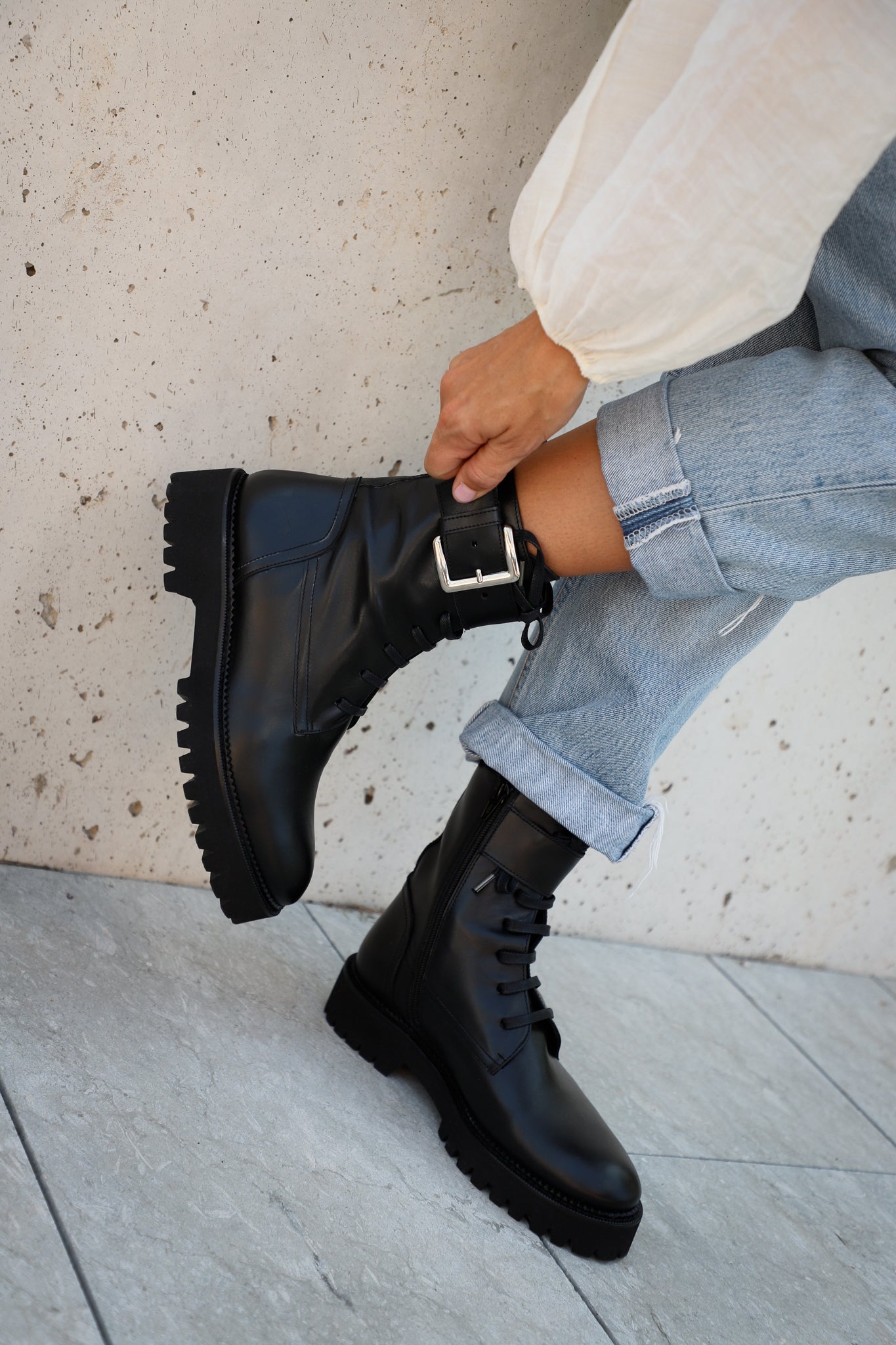 SANTI BLACK LEATHER BOOT 4CM