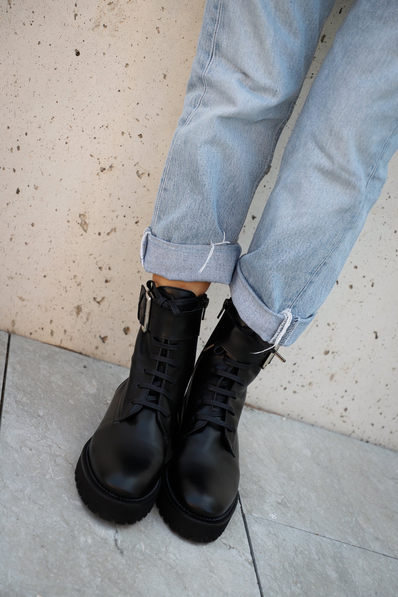 SANTI BLACK LEATHER BOOT 4CM