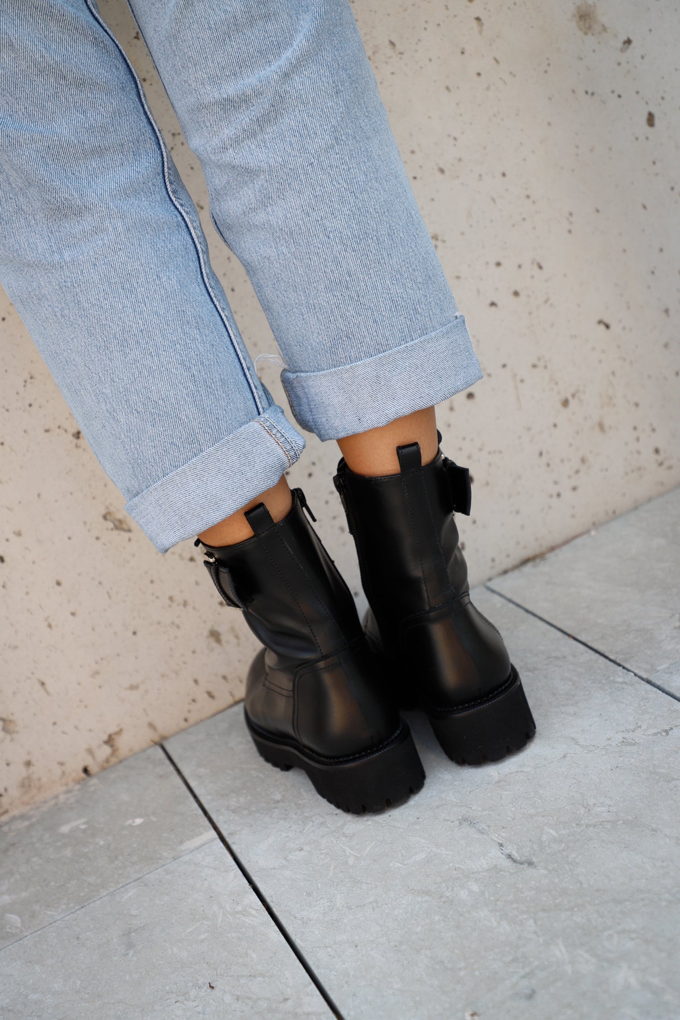 SANTI BLACK LEATHER BOOT 4CM