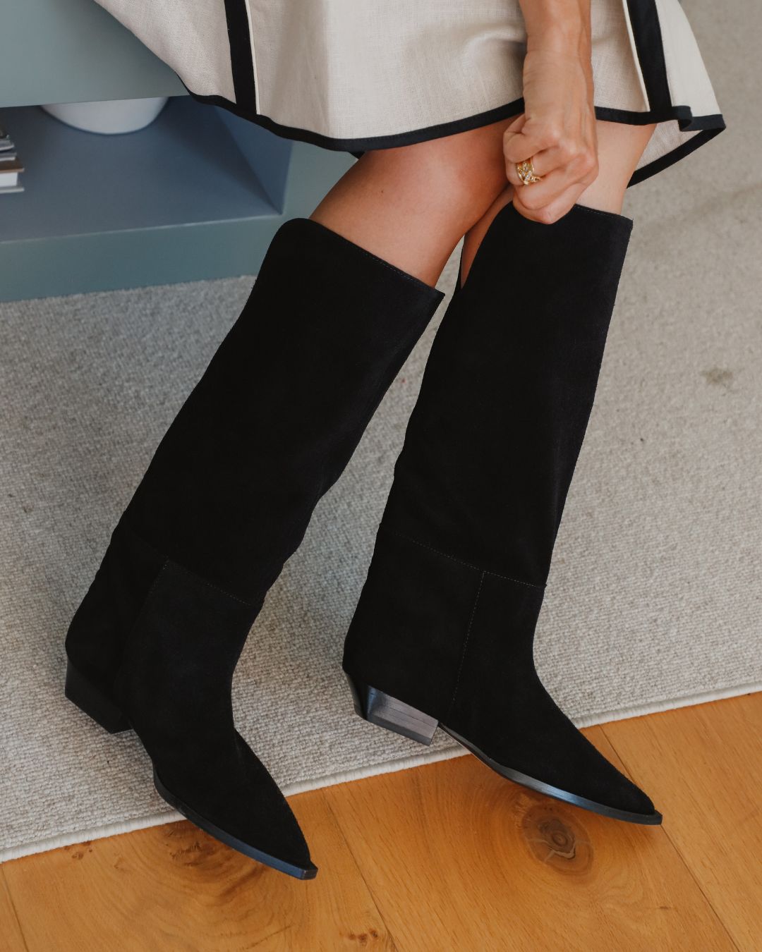 Bota Campera Ainhoa Ante Negro Tacón 2Cm