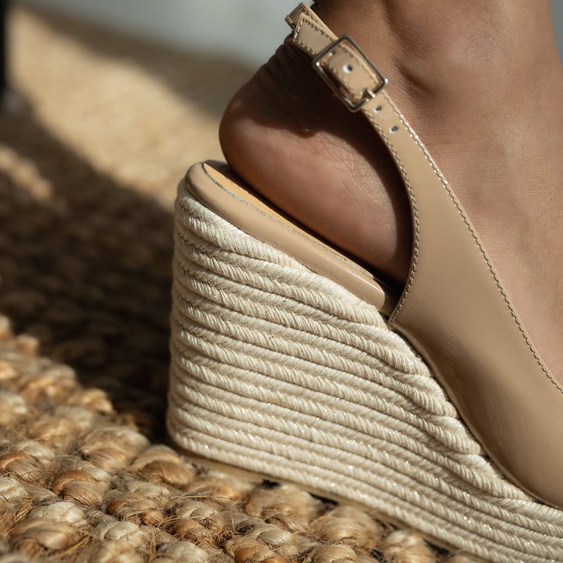 BELLA NUDE PATENT LEATHER WEDGE 8.5 CM