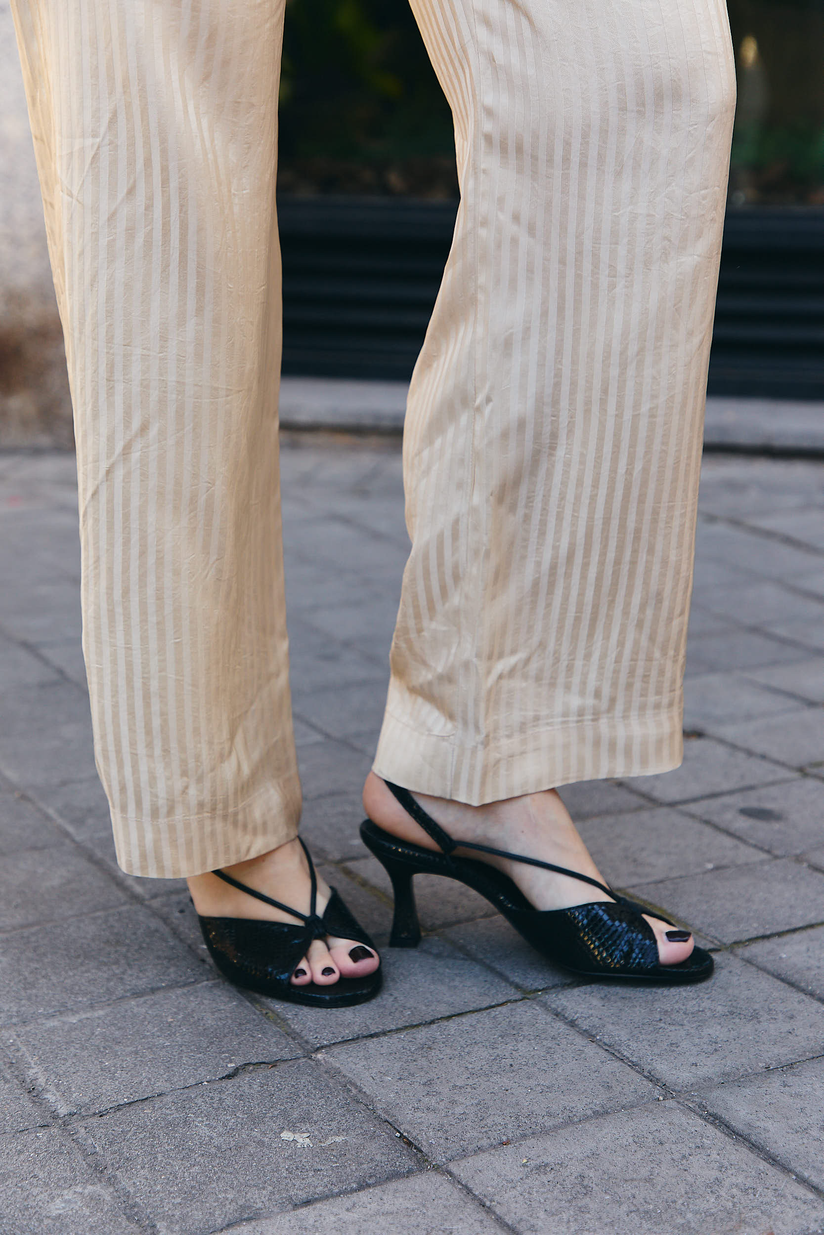 SANDÁLIA YUS PELE EFEITO PÍTON PRETA SALTO 6CM