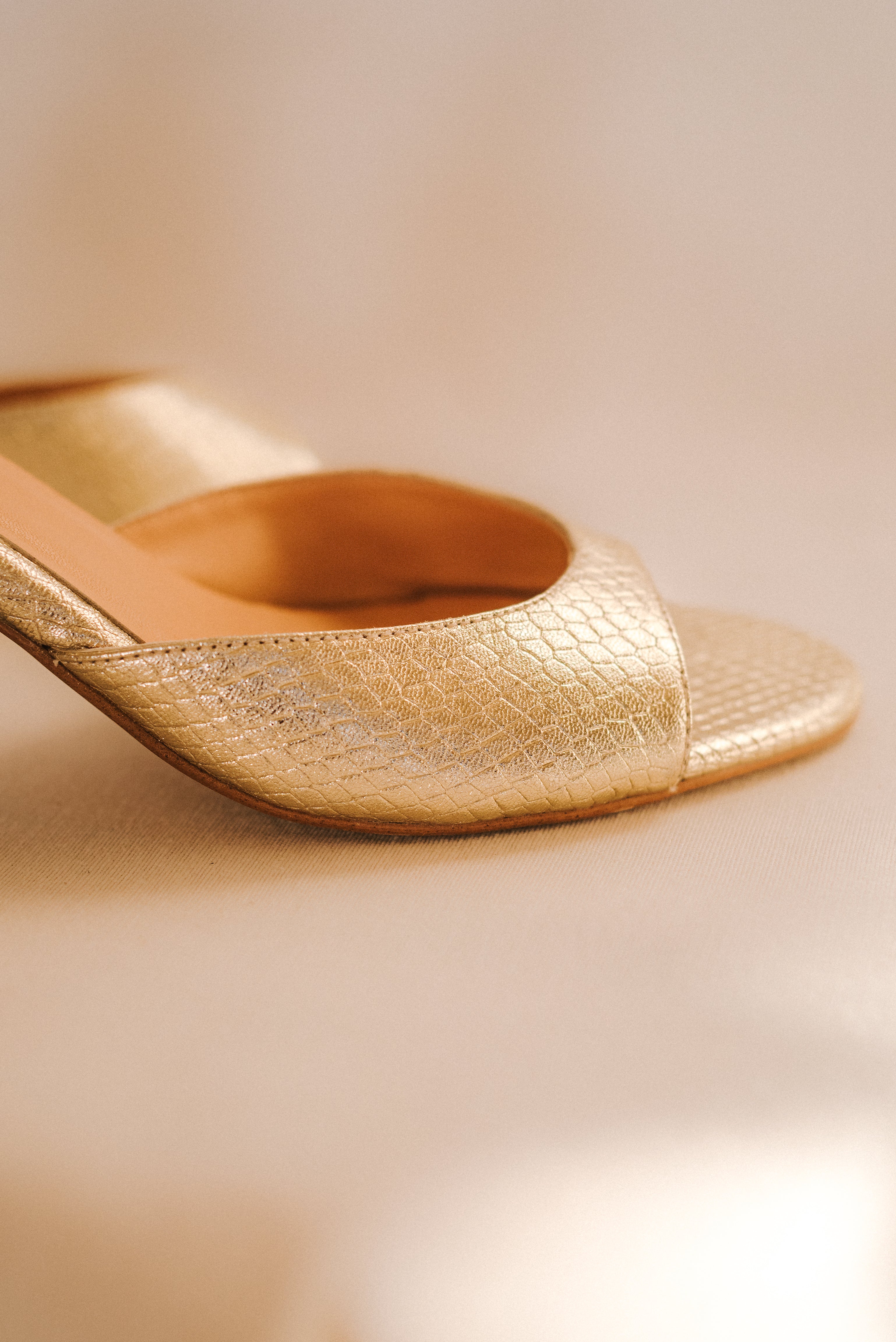 ROSARIO PLATINUM PYTHON EFFECT LEATHER SANDAL 6CM HEEL