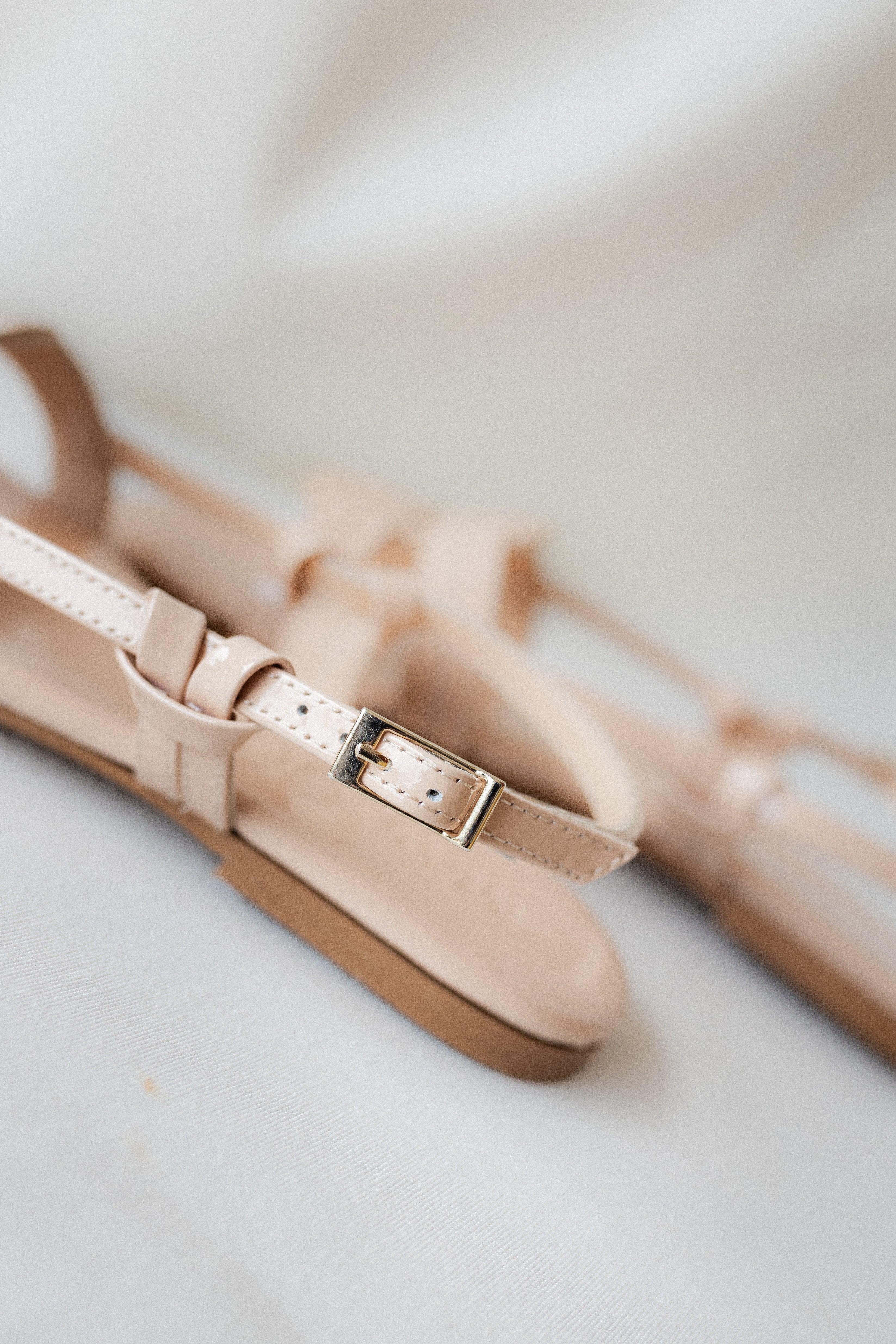 SANDALIA PLANA JULIETA PIEL CHAROL NUDE