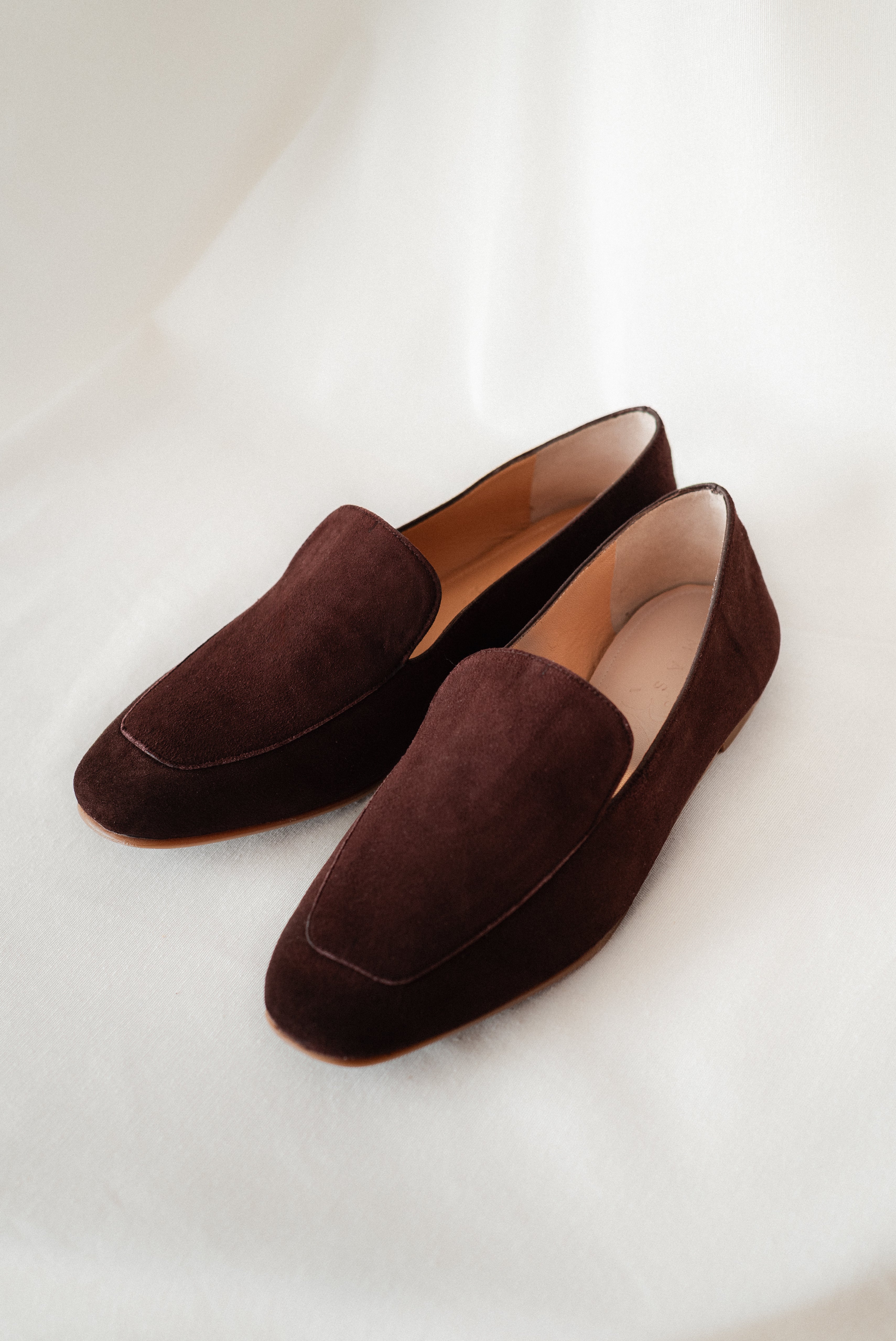WHITE CHOCOLATE BROWN SUEDE LOAFER