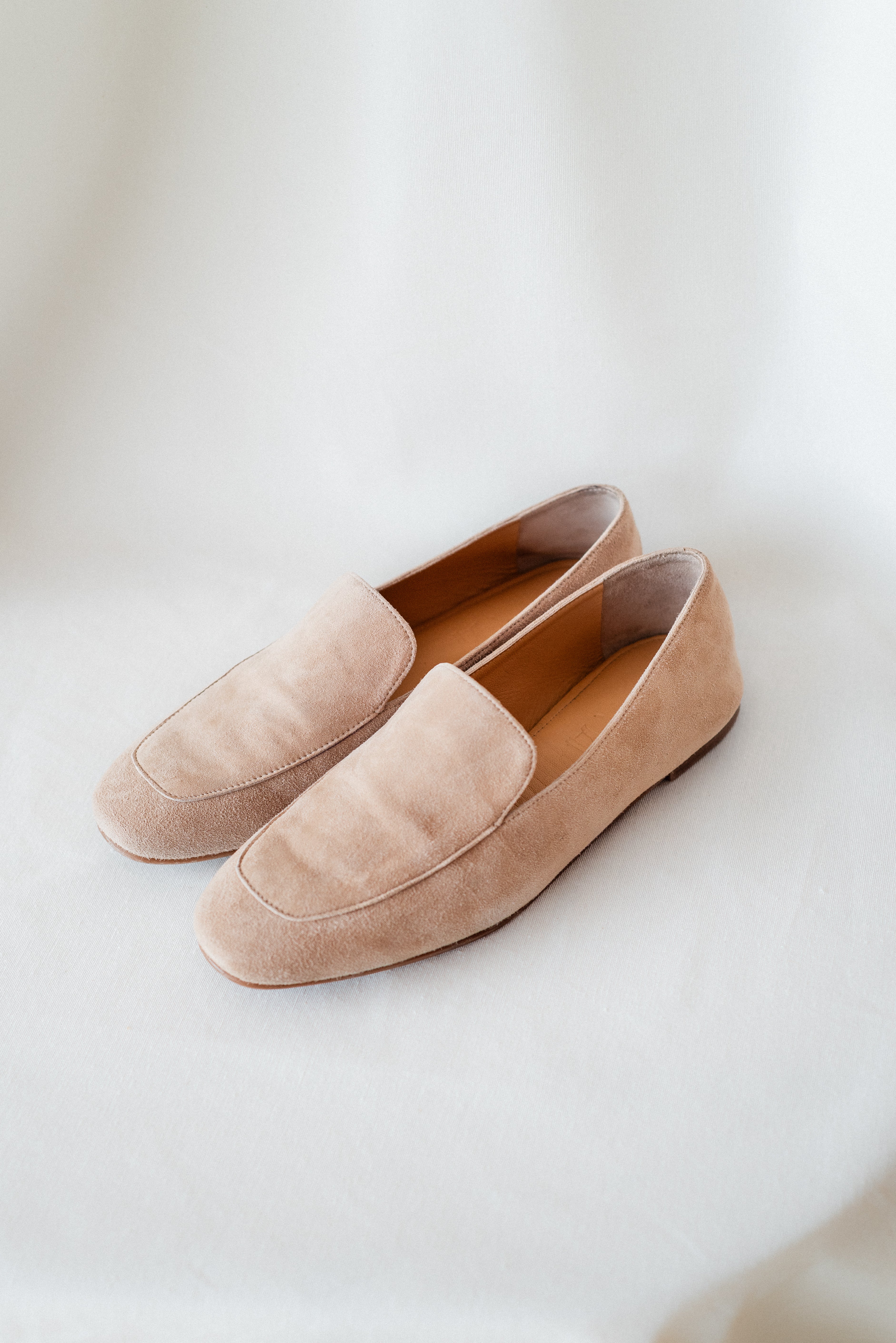 WHITE NATURAL SUEDE LOAFER