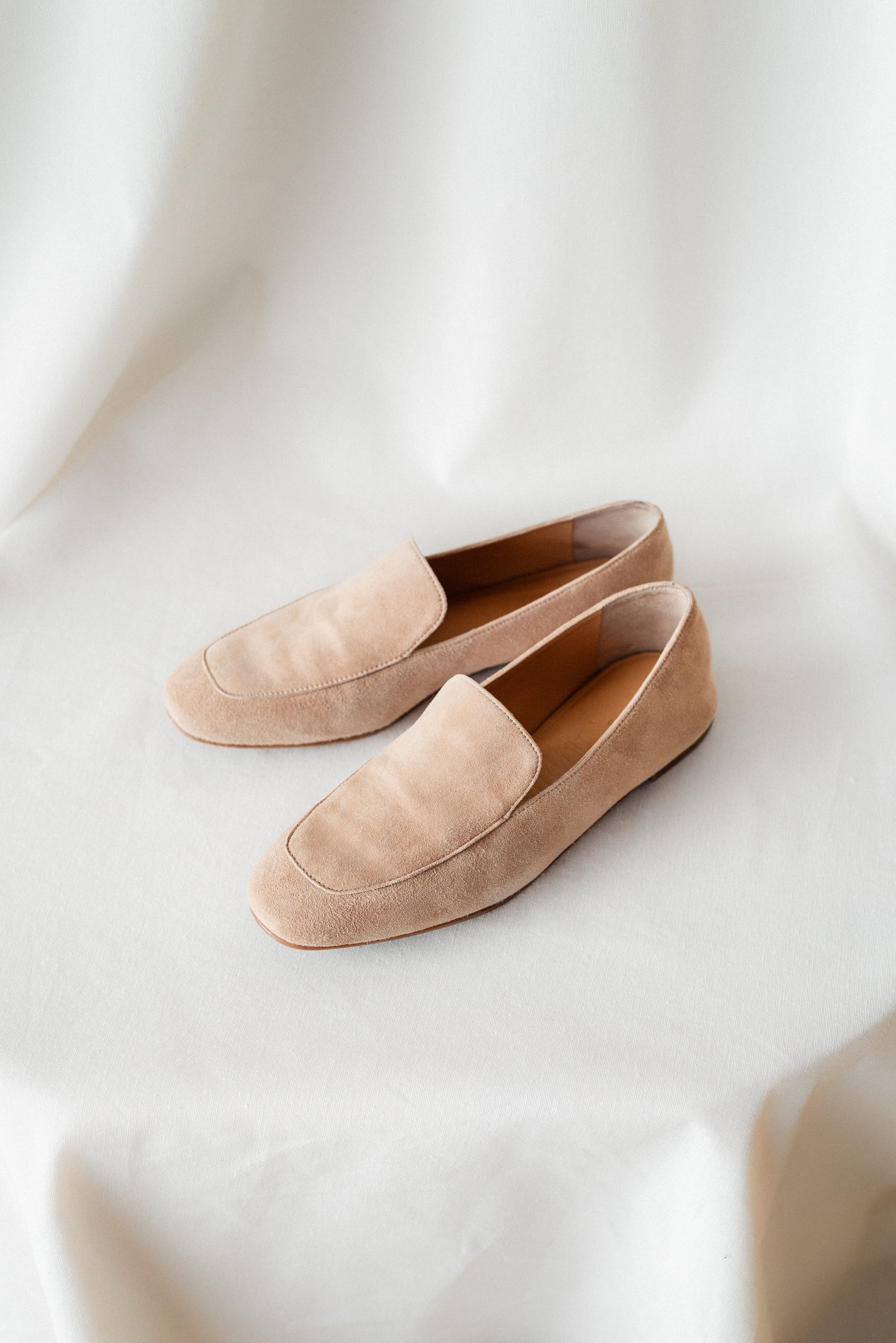 WHITE NATURAL SUEDE LOAFER
