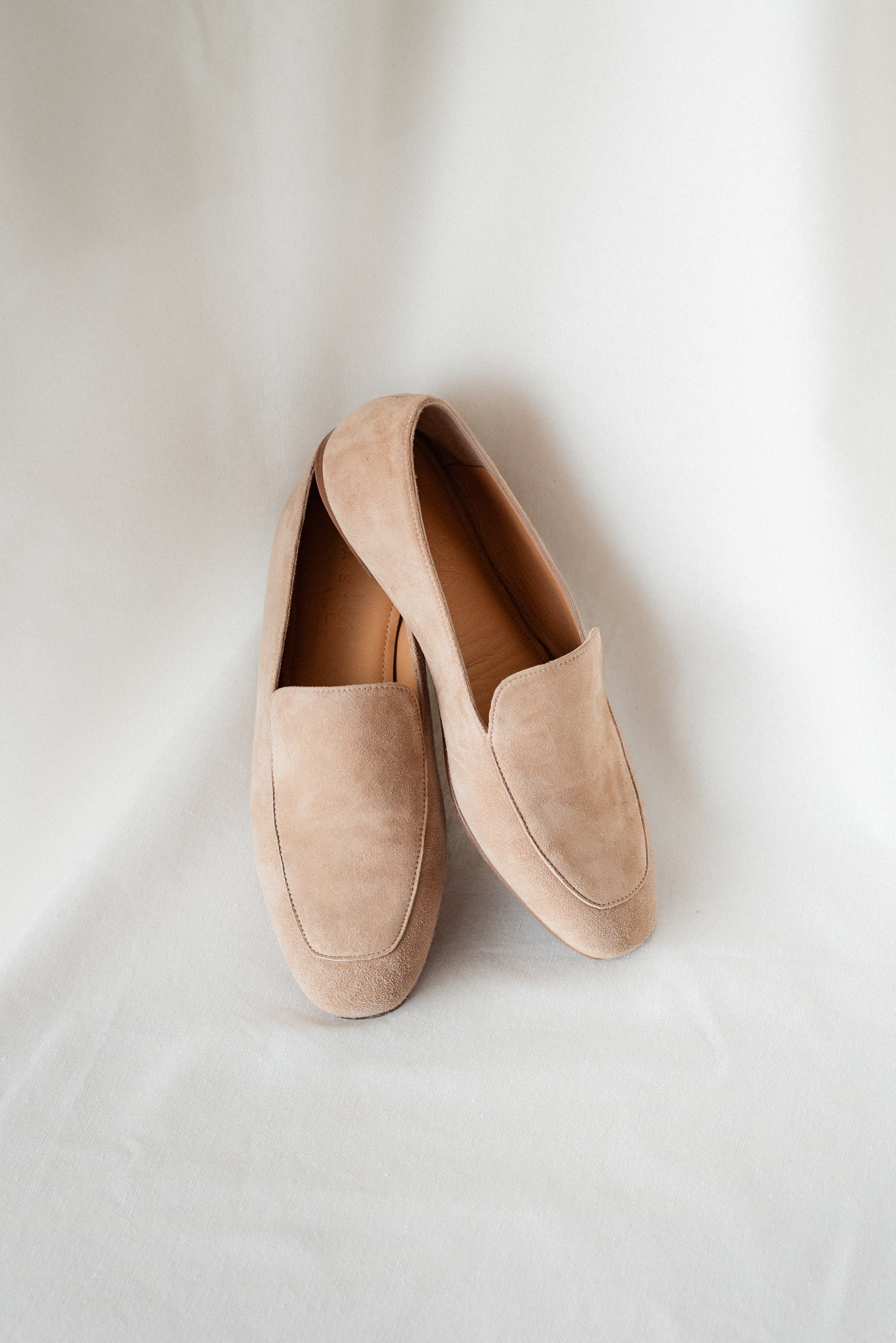 WHITE NATURAL SUEDE LOAFER