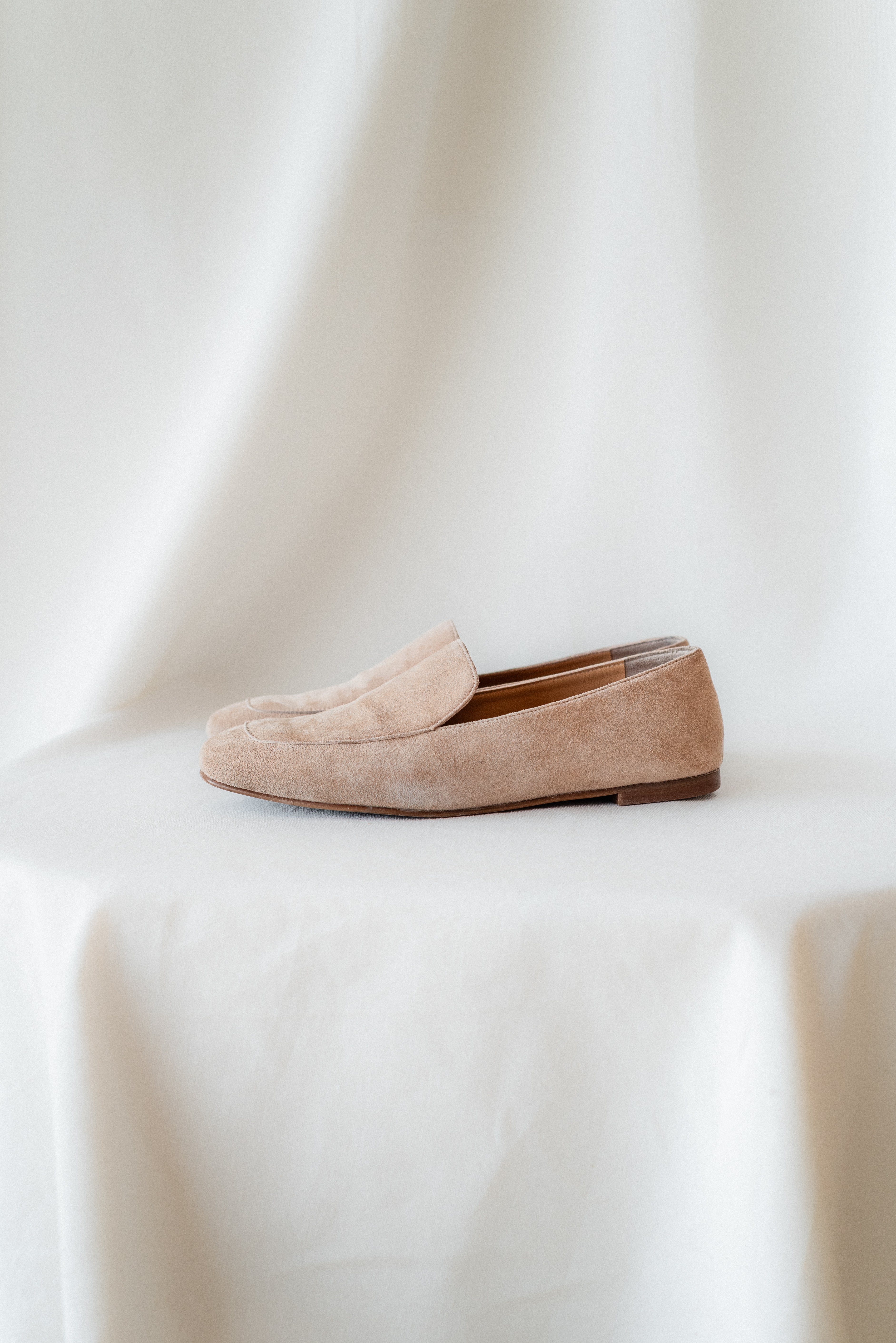 WHITE NATURAL SUEDE LOAFER