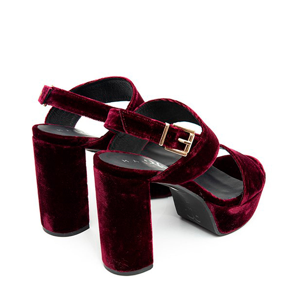 Ruby Red - Sandalia De Terciopelo Granate Cómodas - Just ENE