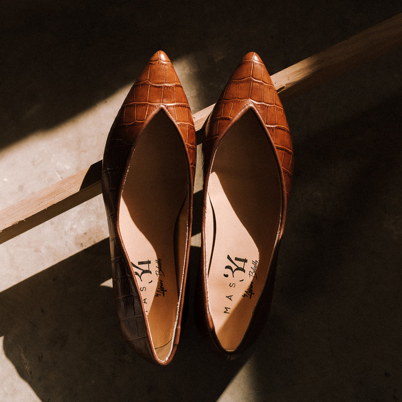 Zapato plano formal y cómodo para mujer en piel efecto coco marrón