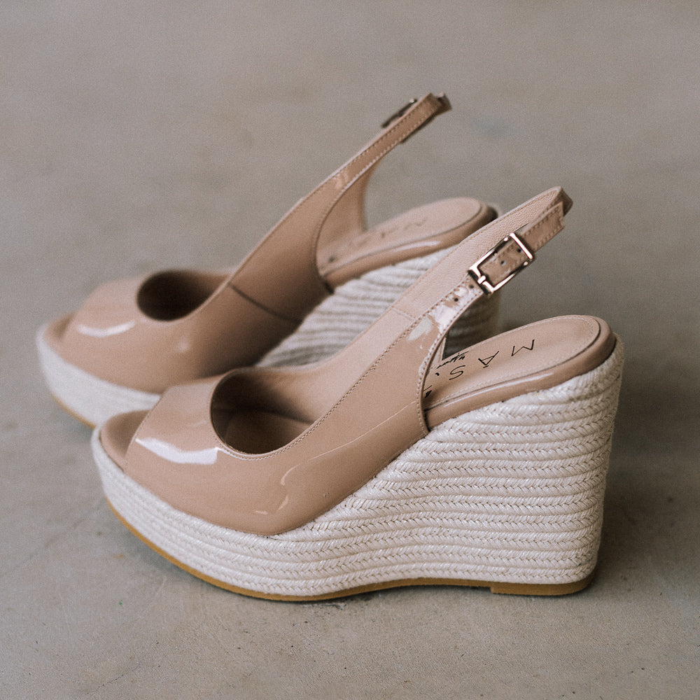 Cuñas mujer fiesta en charol nude beige