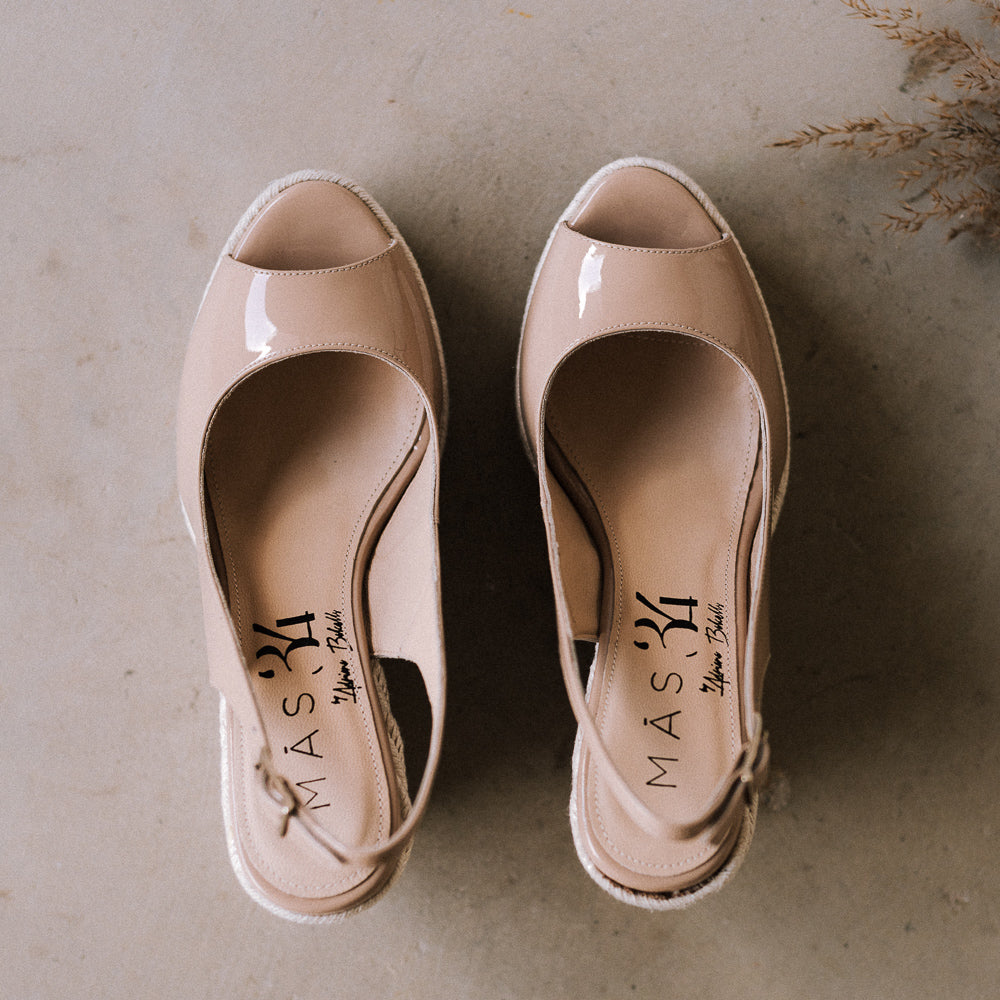 Alpargatas para bodas bautizos y comuniones en charol nude beige