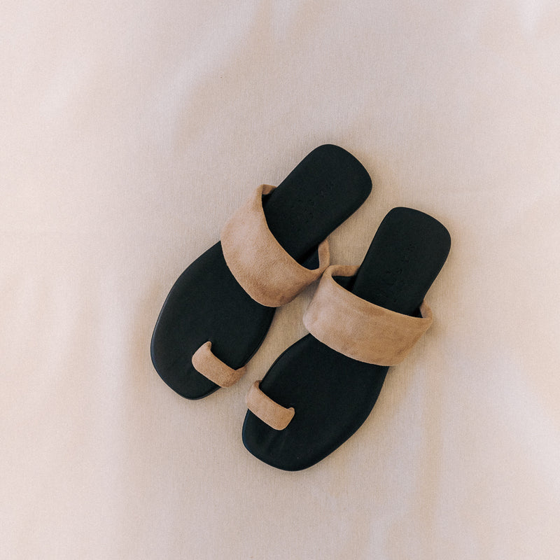 Sandalia plana de verano para mujer con aro para dedo acolchado y muy cómodo