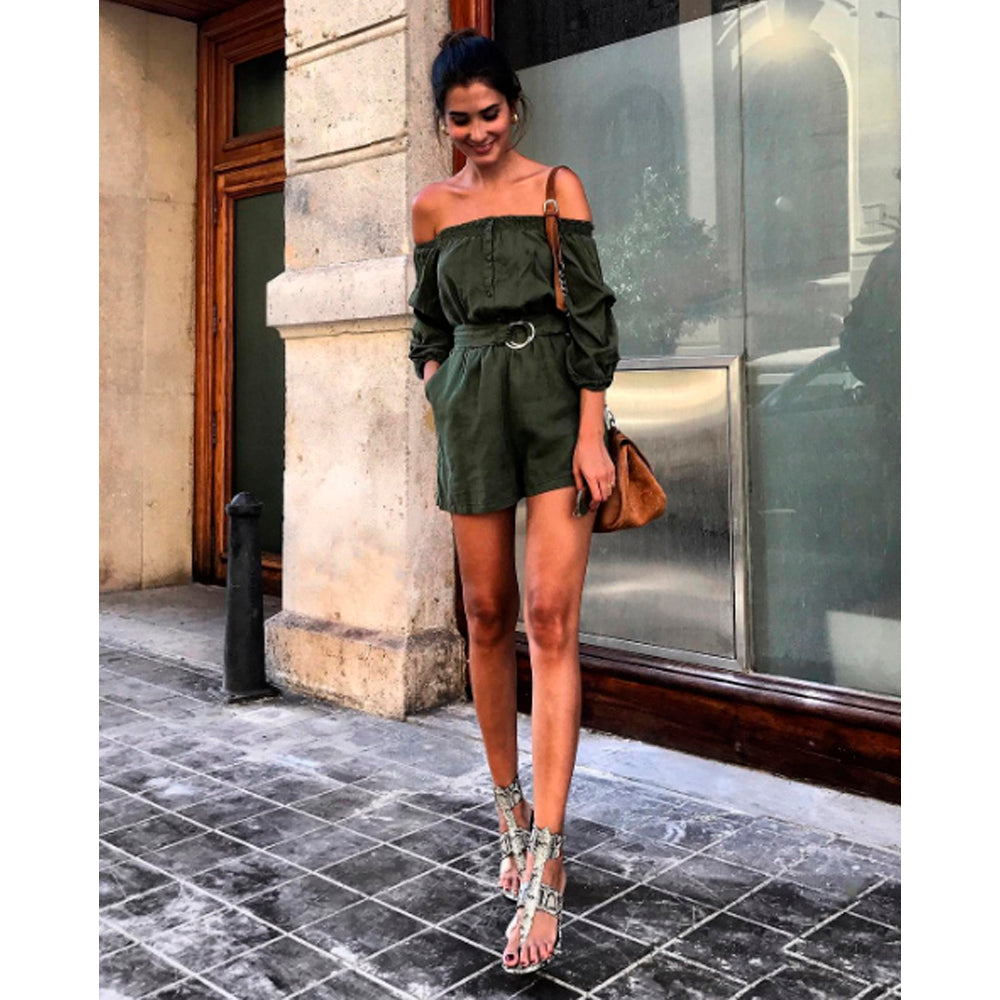 Mery Turiel instagram con sandalias planas de verano en print pitón serpiente