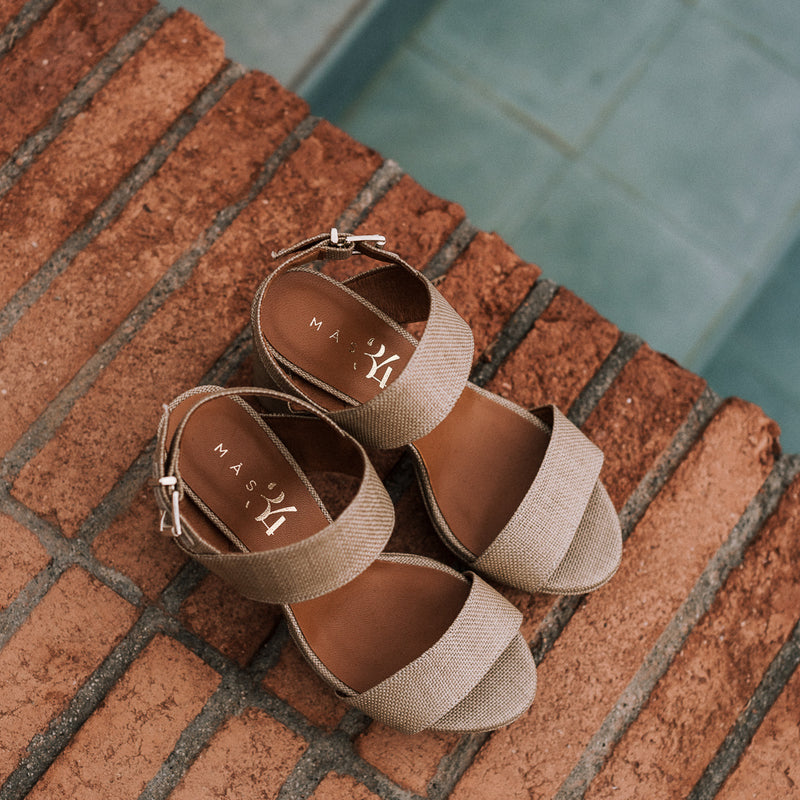 Sandalias de tacón y plataforma para bodas en lino natural